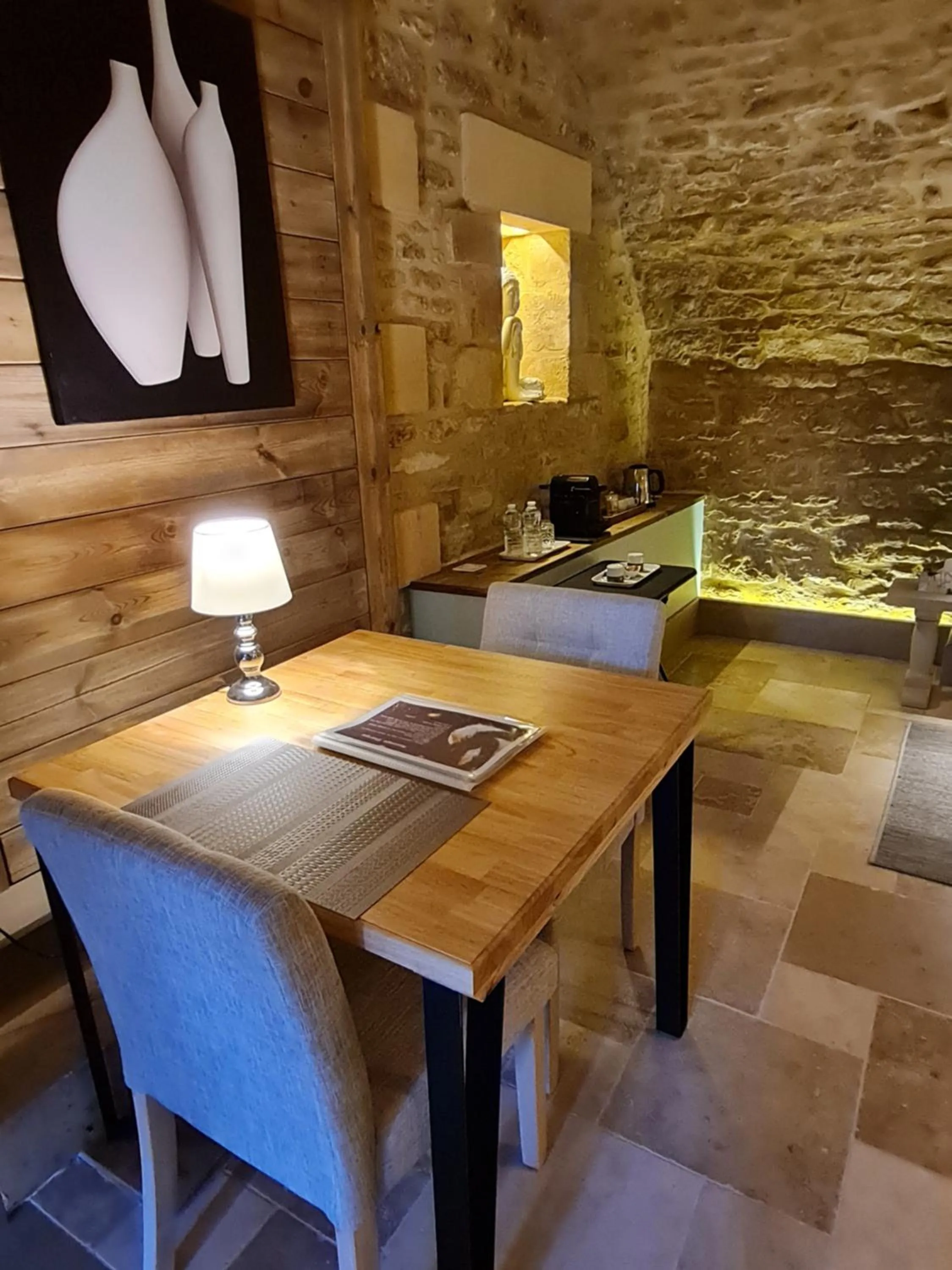 Dining area in Le Clos de la Tour