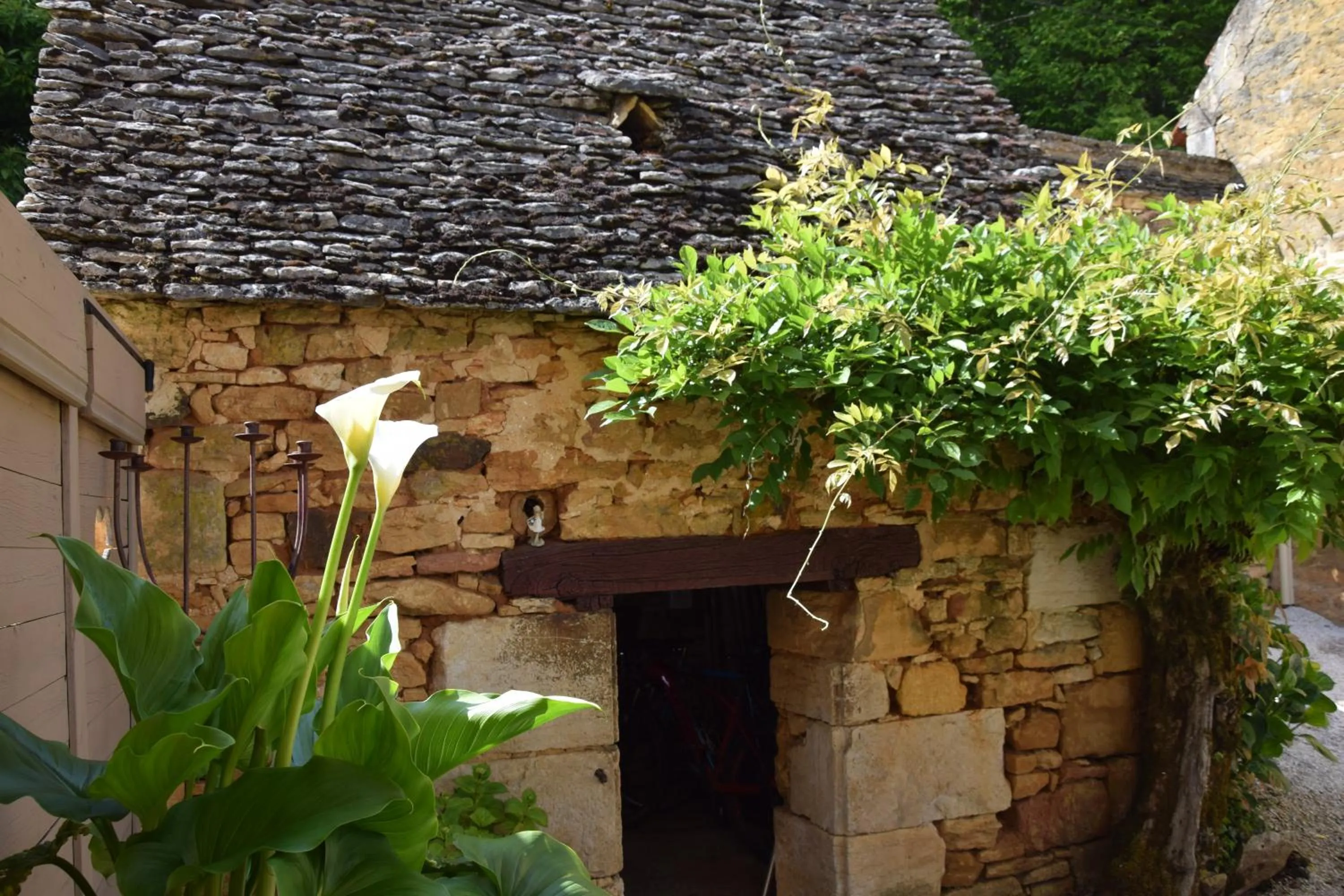 Facade/entrance in Le Clos de la Tour