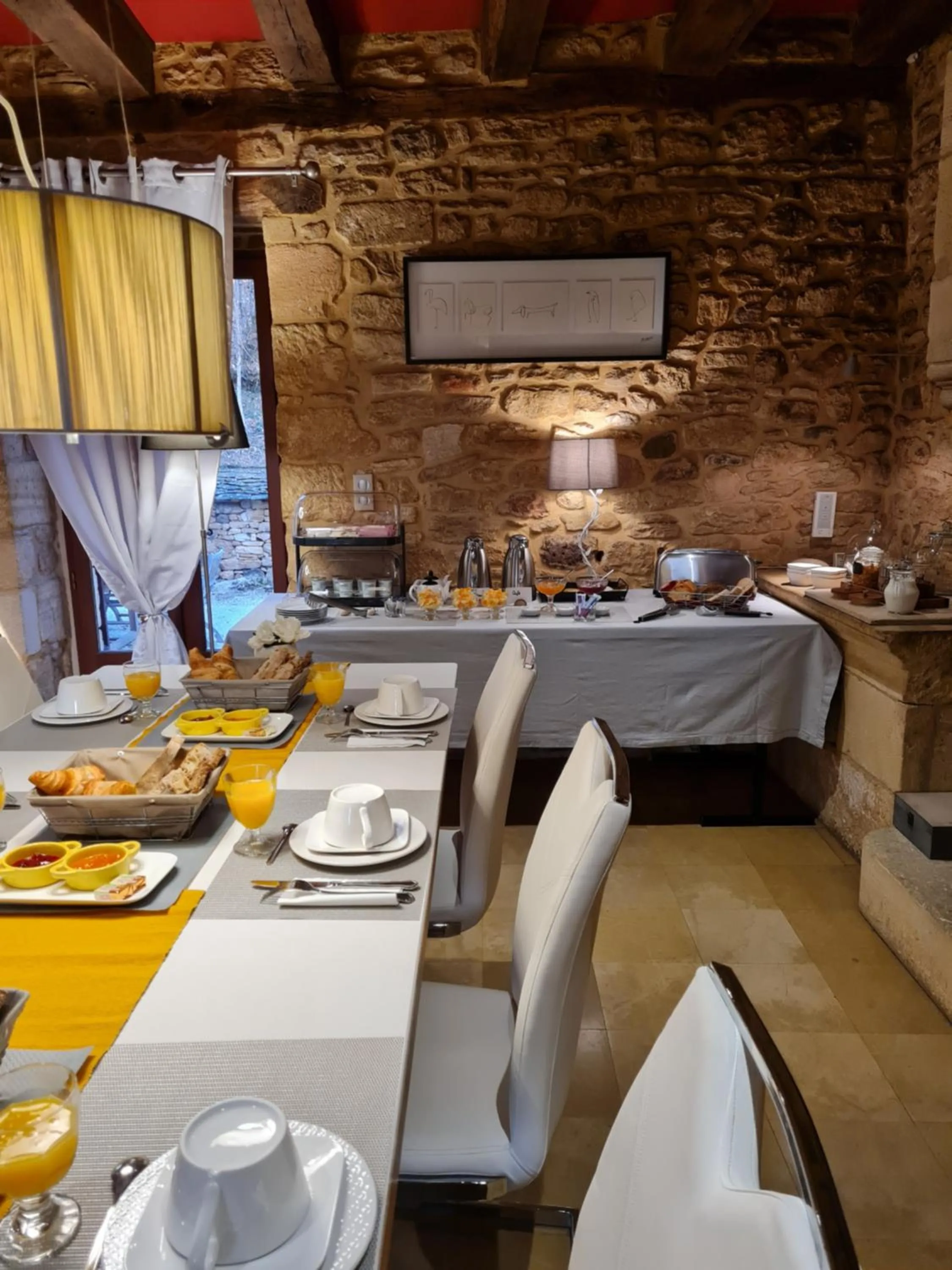 Continental breakfast in Le Clos de la Tour