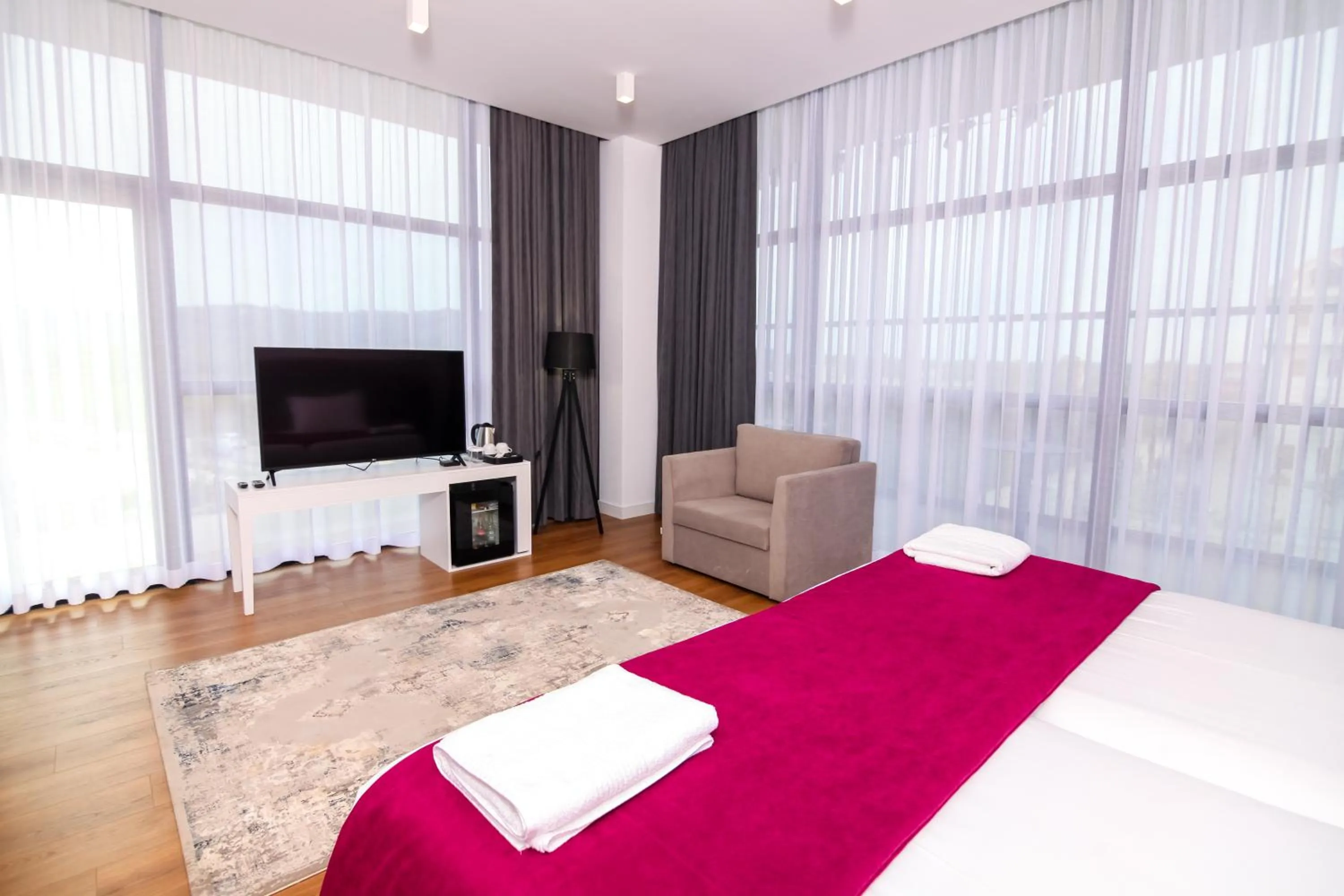 TV and multimedia, Bed in N Hotel BY NOSHI