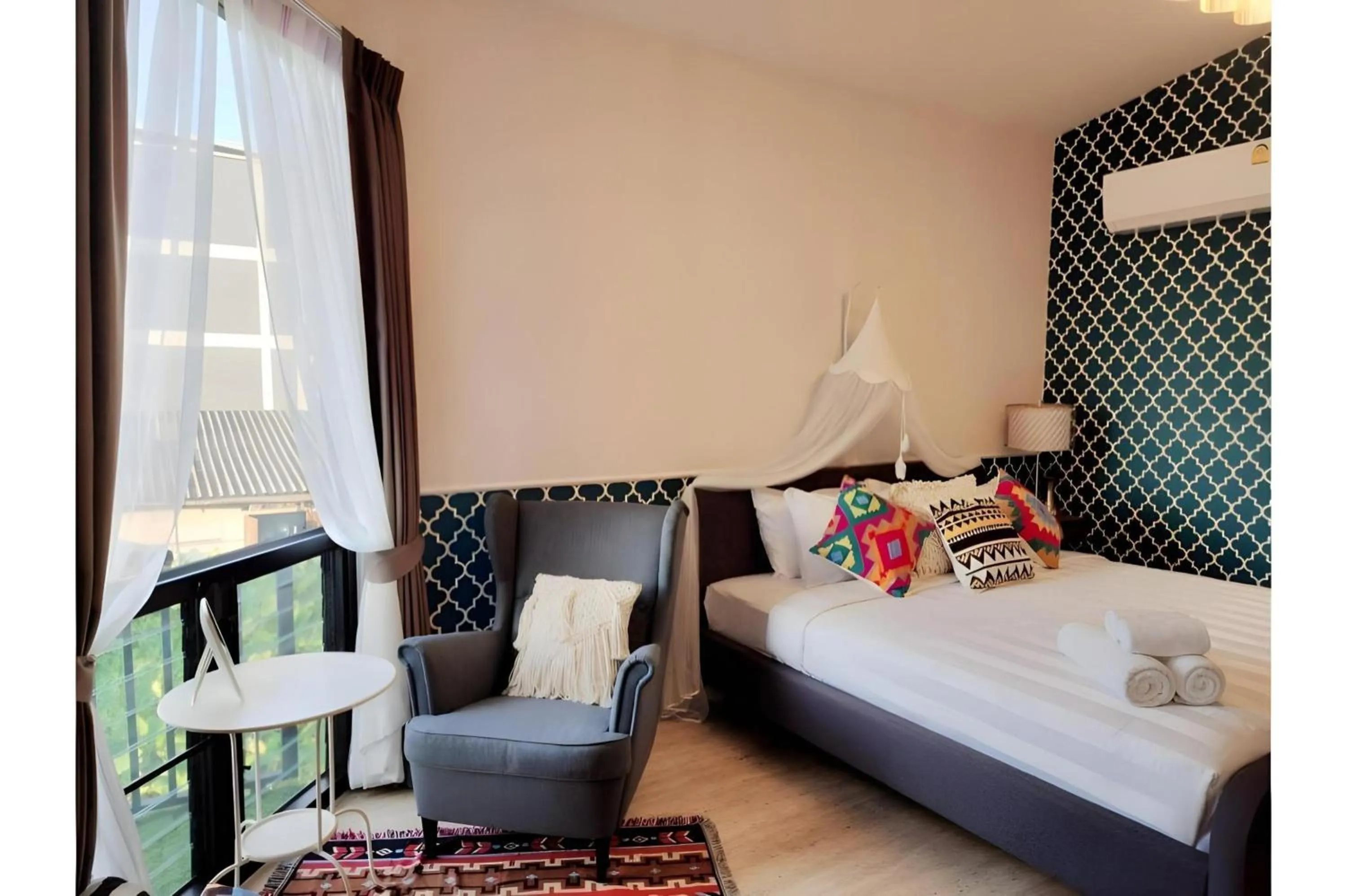 Bedroom, Bed in Capital O 75422 Million Pillows