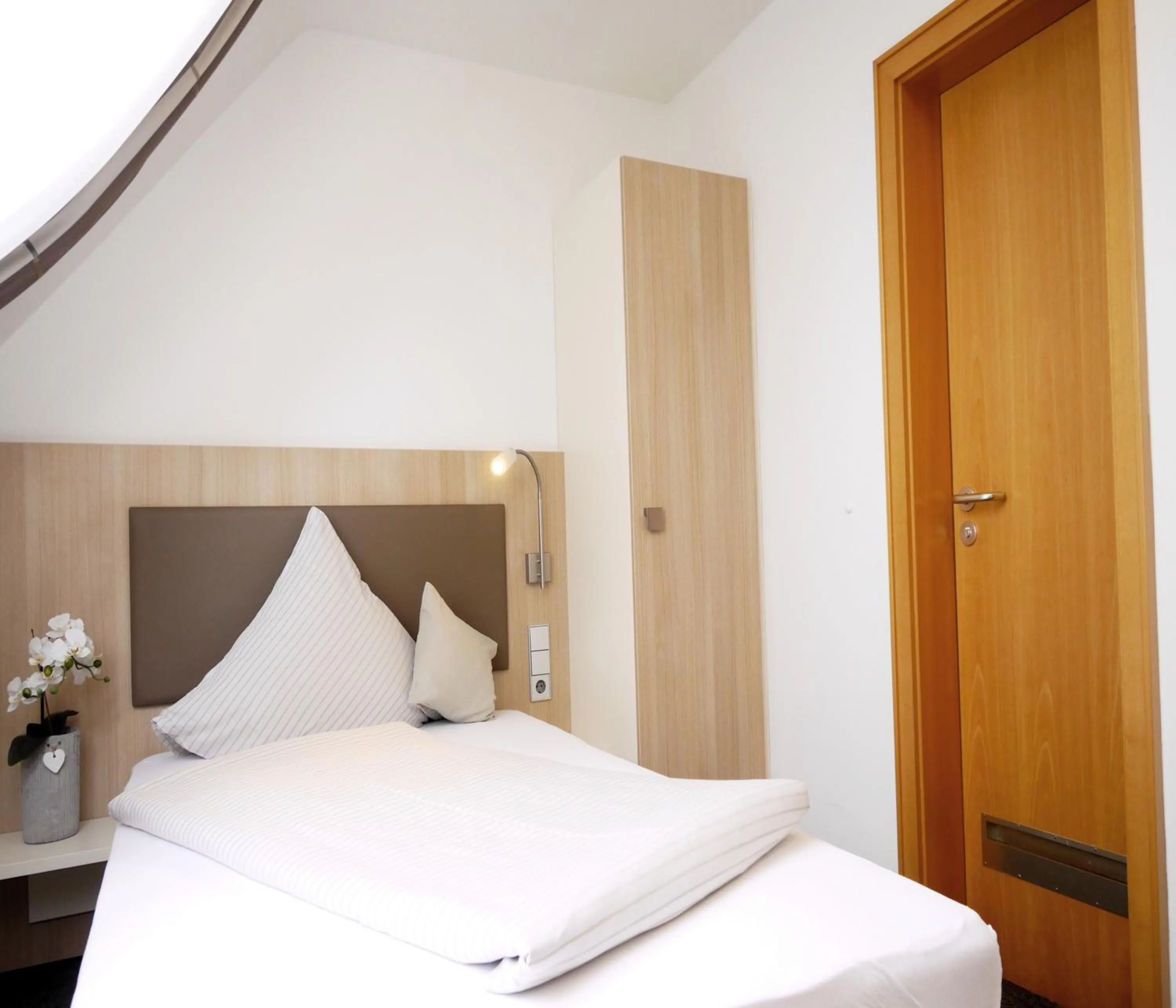 Bed in Kohlers Hotel Engel