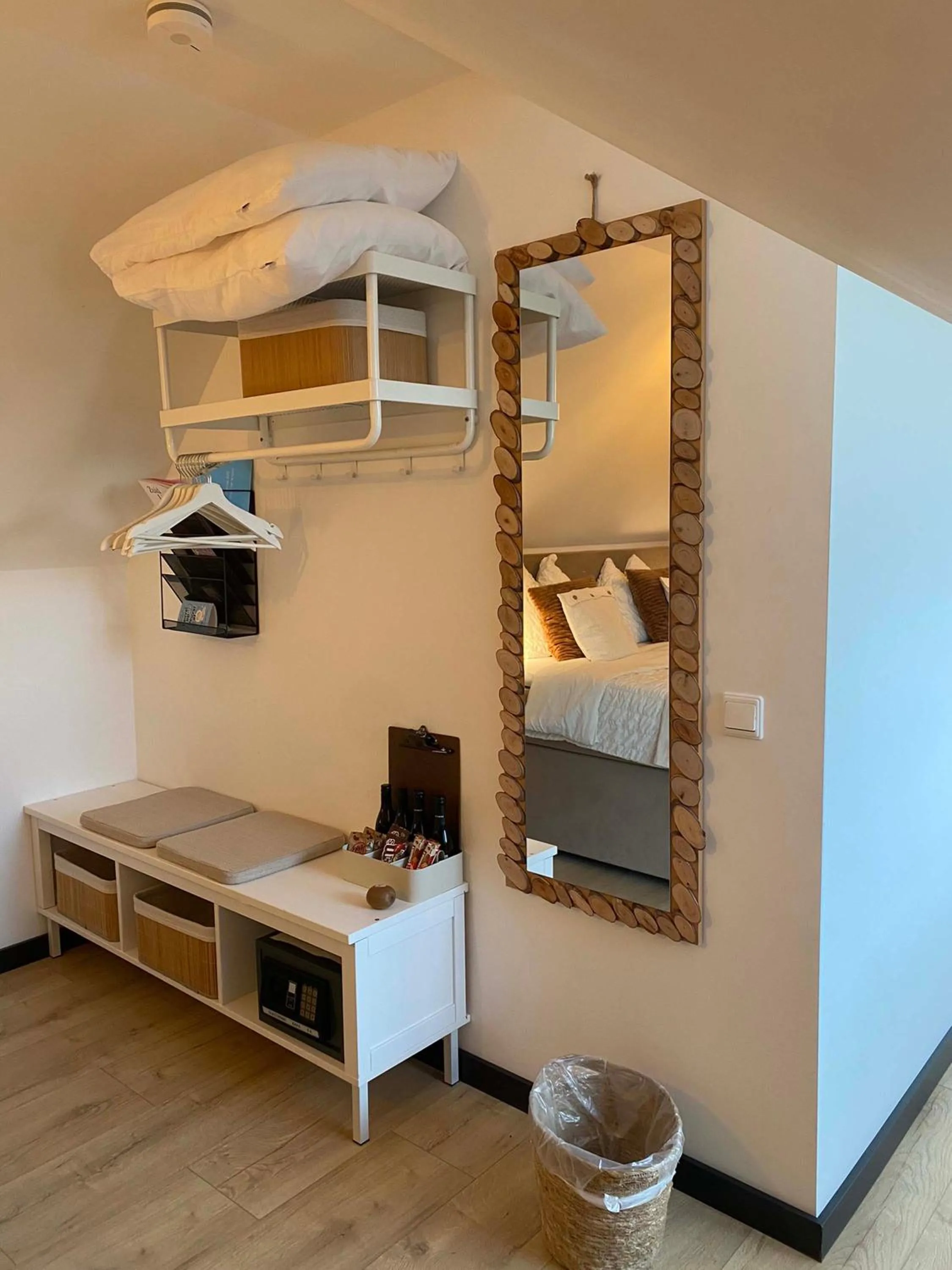 locker, Bed in Vida Verde