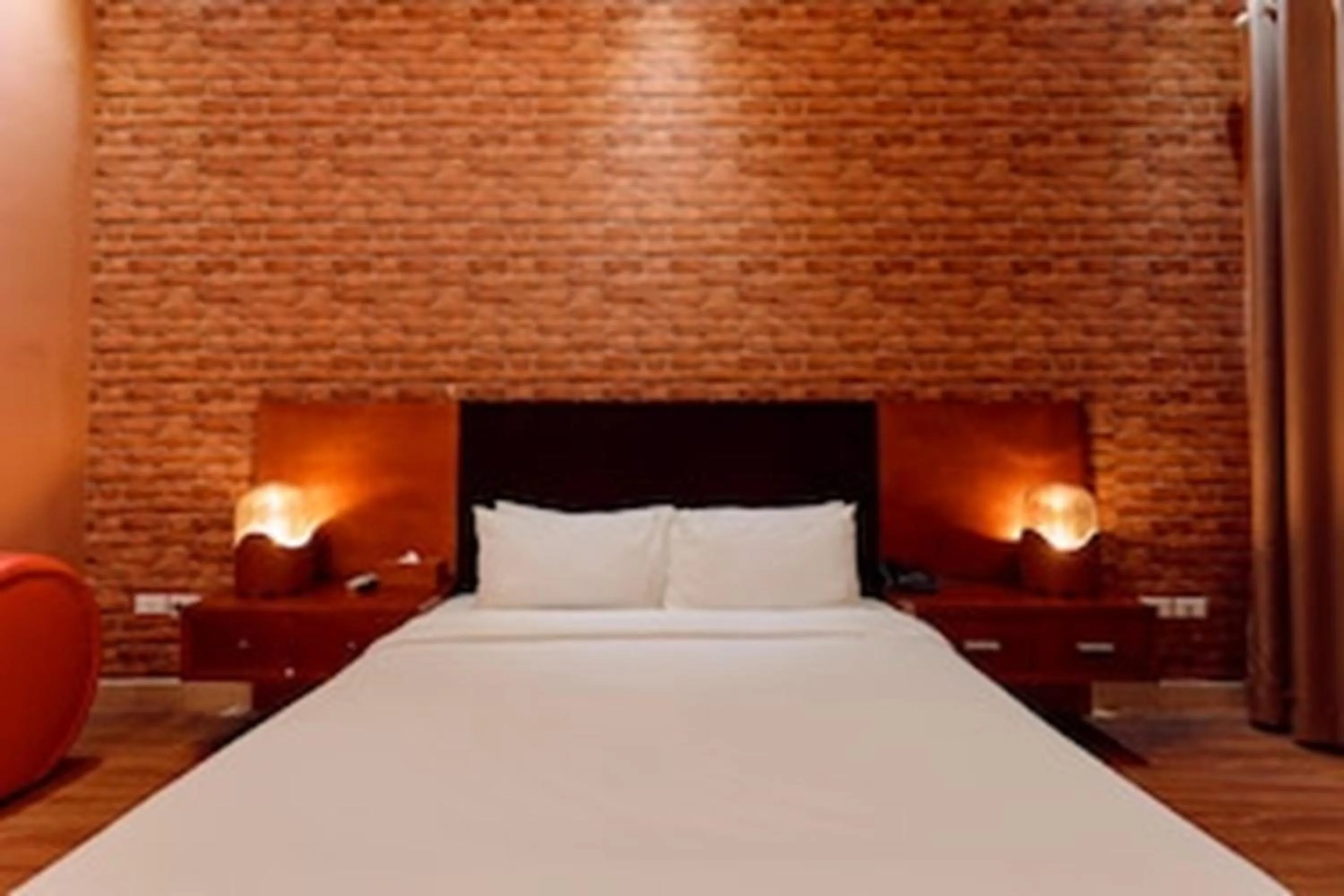 Photo of the whole room, Bed in Super OYO Capital O 1173 Le Grand Hanoi Hotel - The Ruby