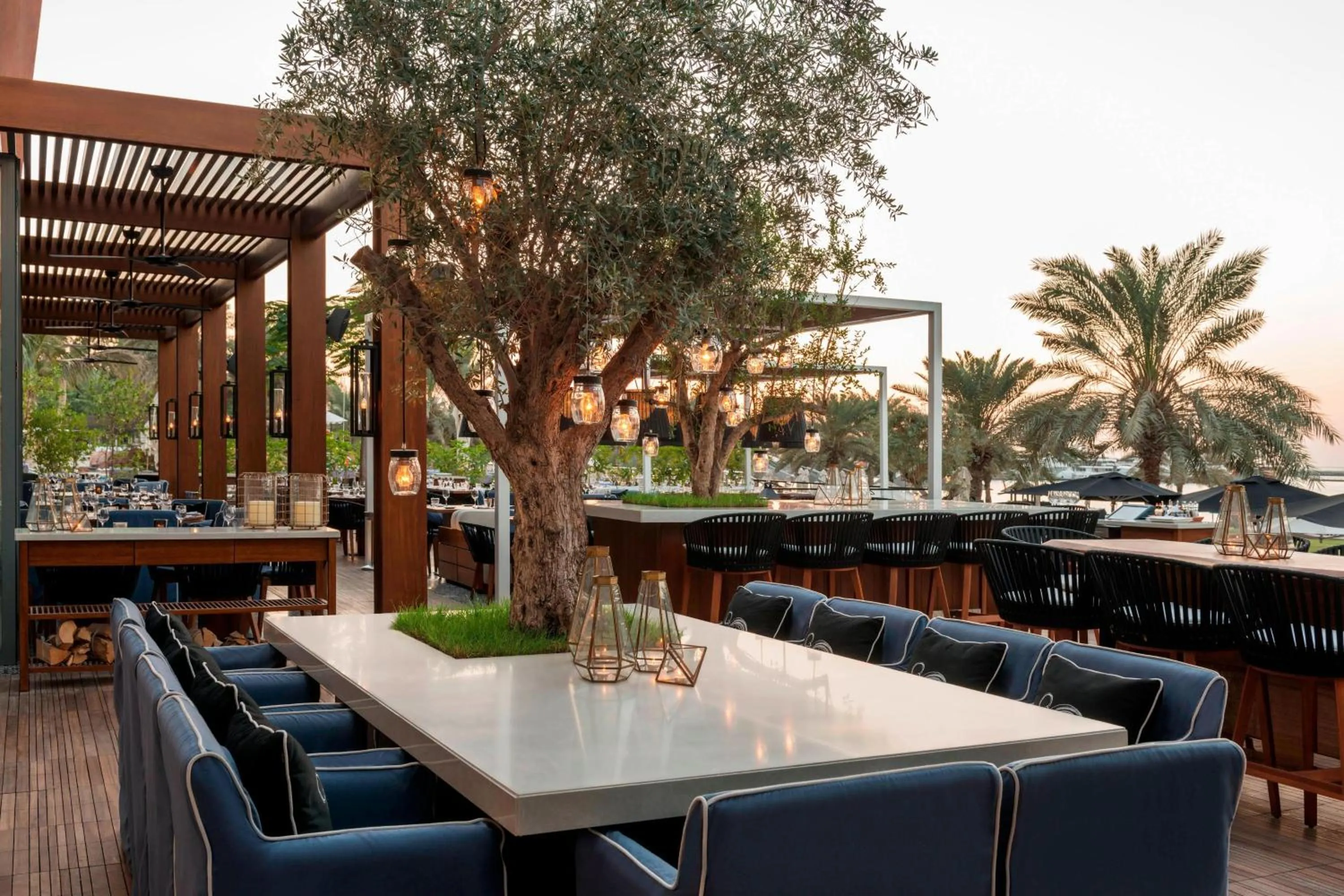 Lounge or bar in The Westin Dubai Mina Seyahi Beach Resort and Waterpark