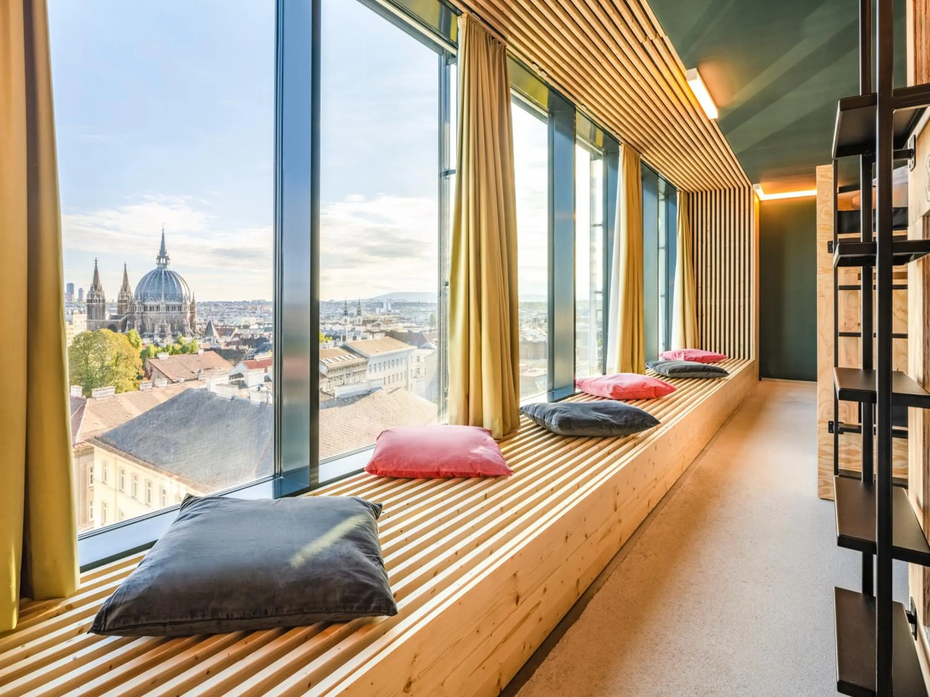 Photo of the whole room, Bed in JO&JOE Vienna Photo of the whole room, Bed in JO&JOE Vienna