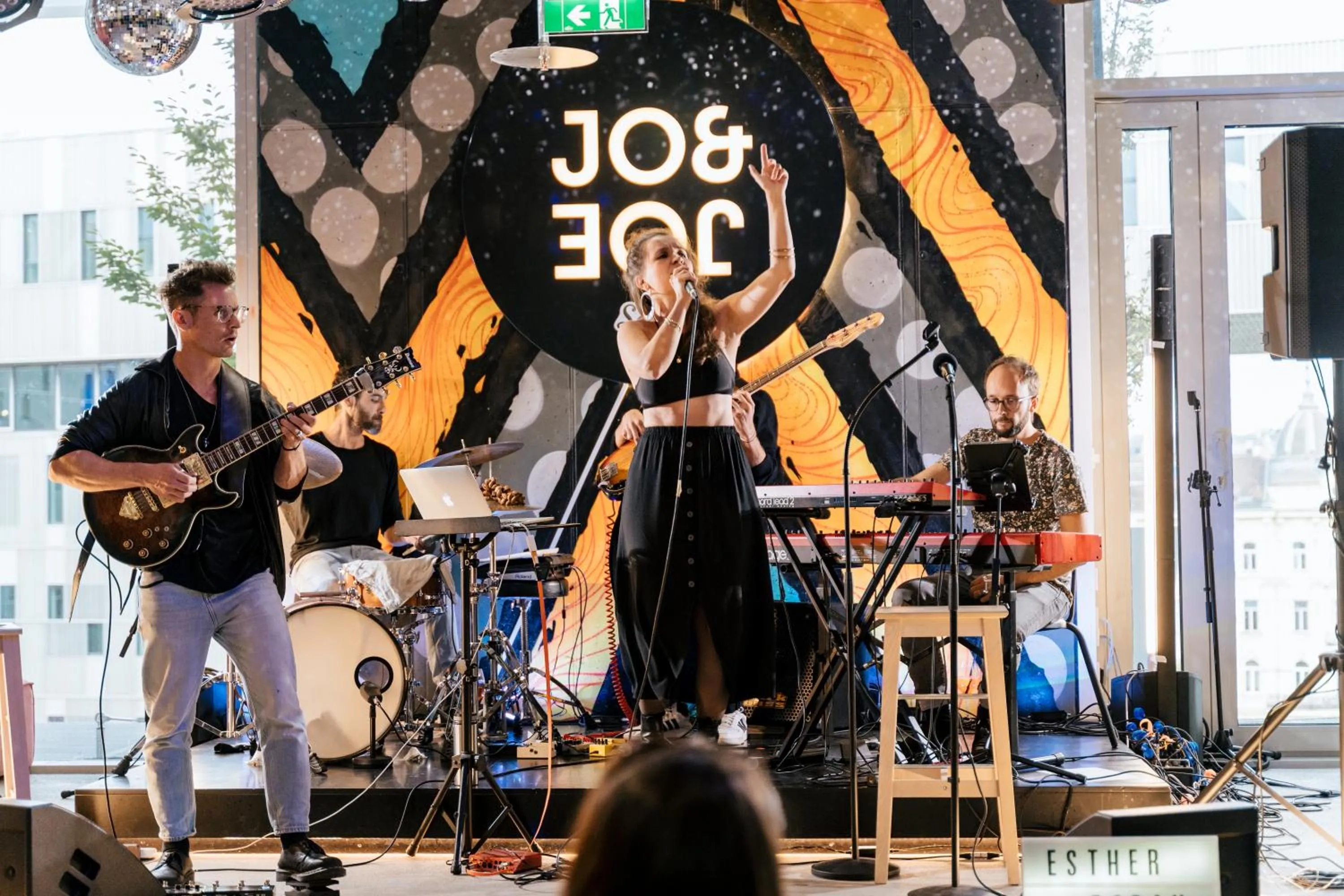 Evening entertainment in JO&JOE Vienna