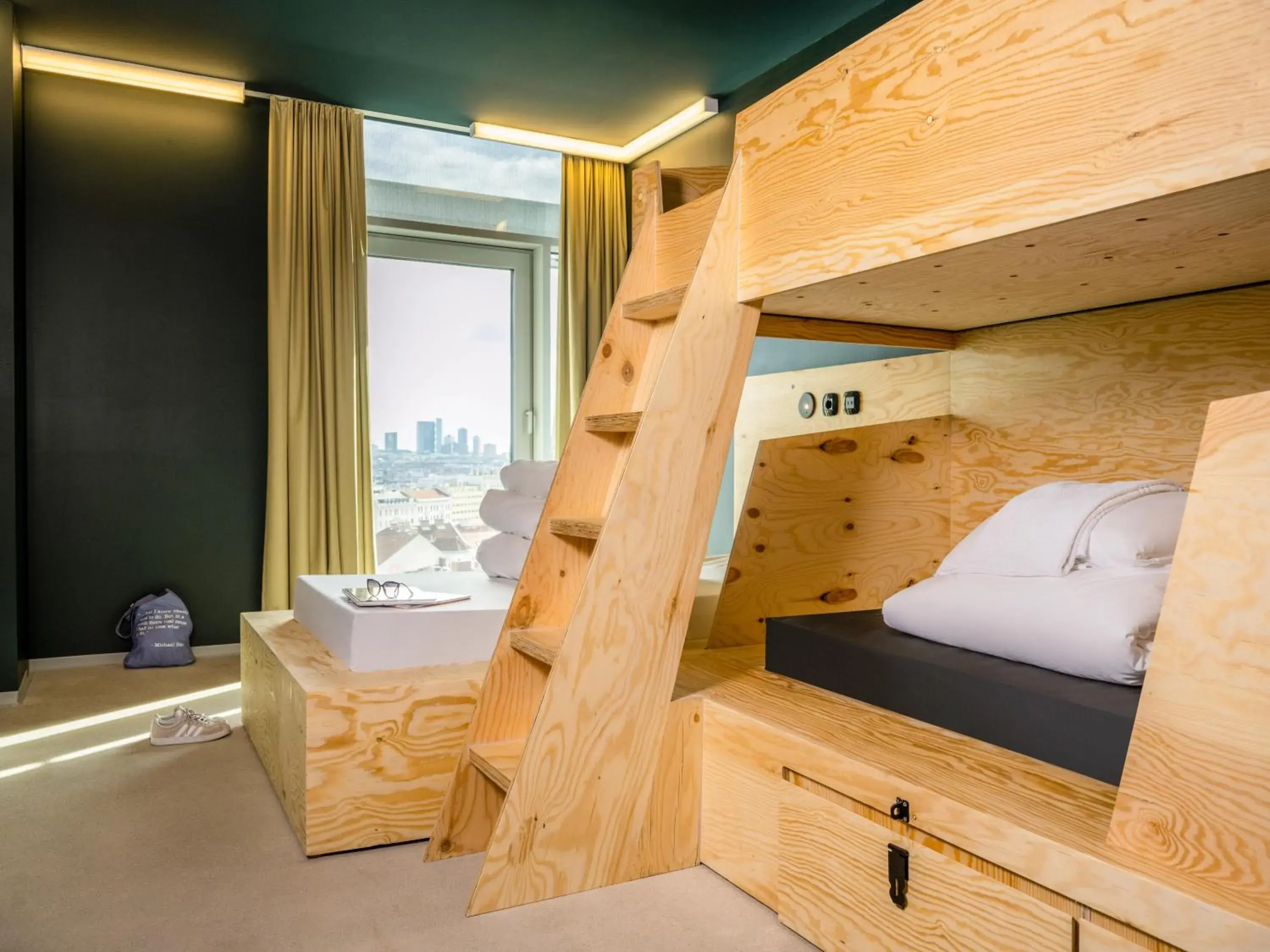 Photo of the whole room, Bed in JO&JOE Vienna Photo of the whole room, Bed in JO&JOE Vienna