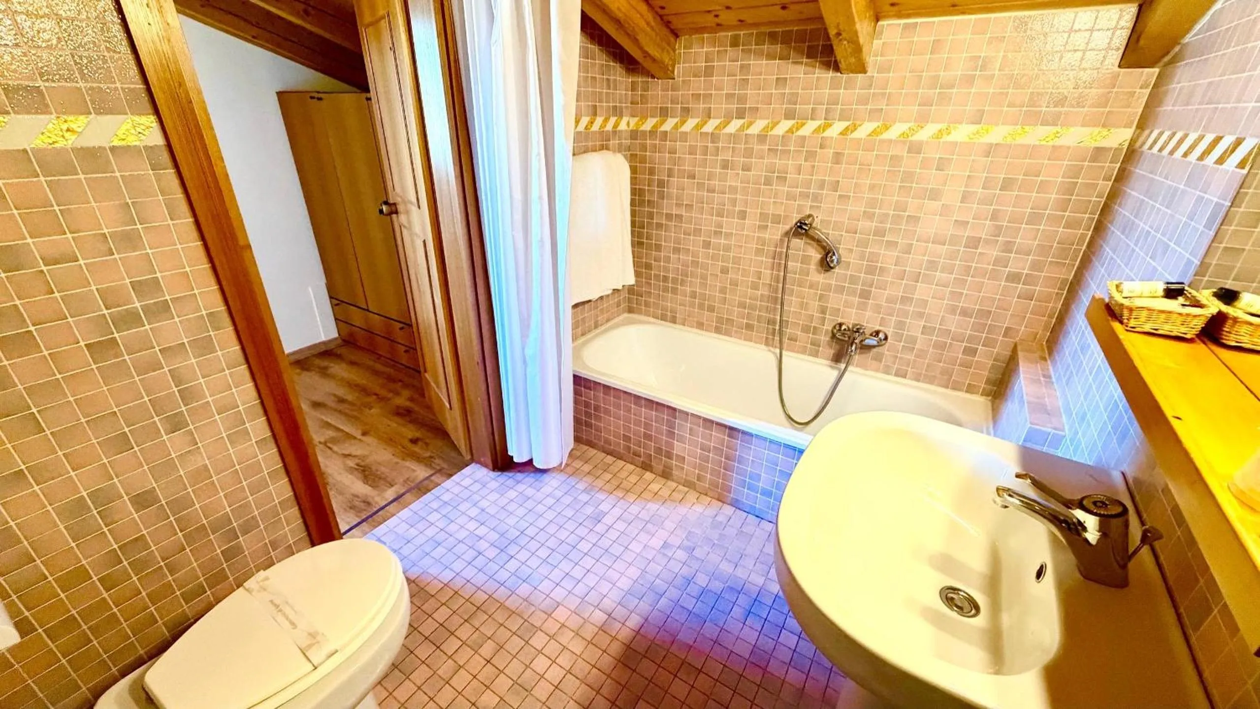 Bathroom in Hotel New Genziana