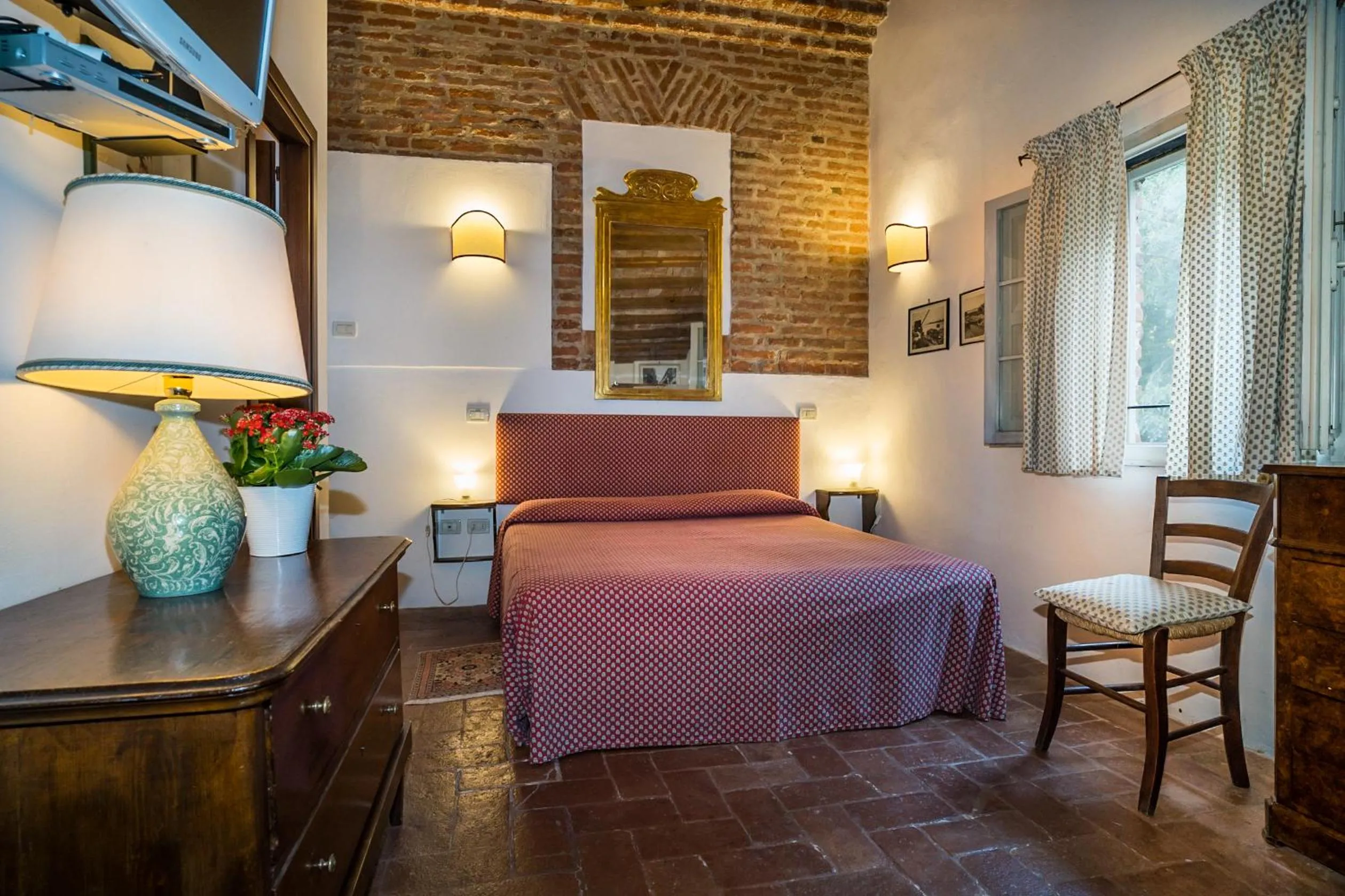 Photo of the whole room, Bed in Agriturismo Tenuta Castel Venezze