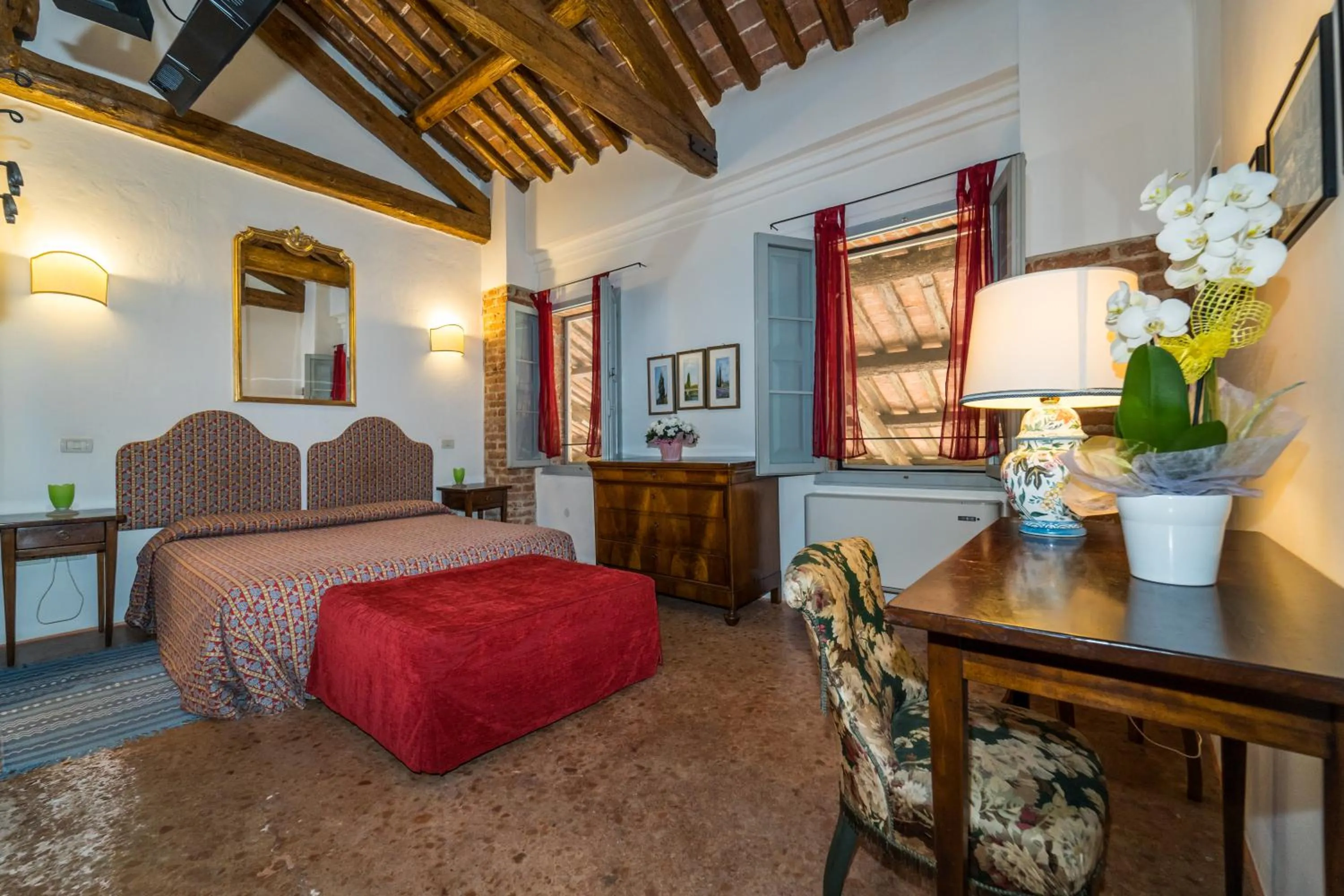 Photo of the whole room, Bed in Agriturismo Tenuta Castel Venezze