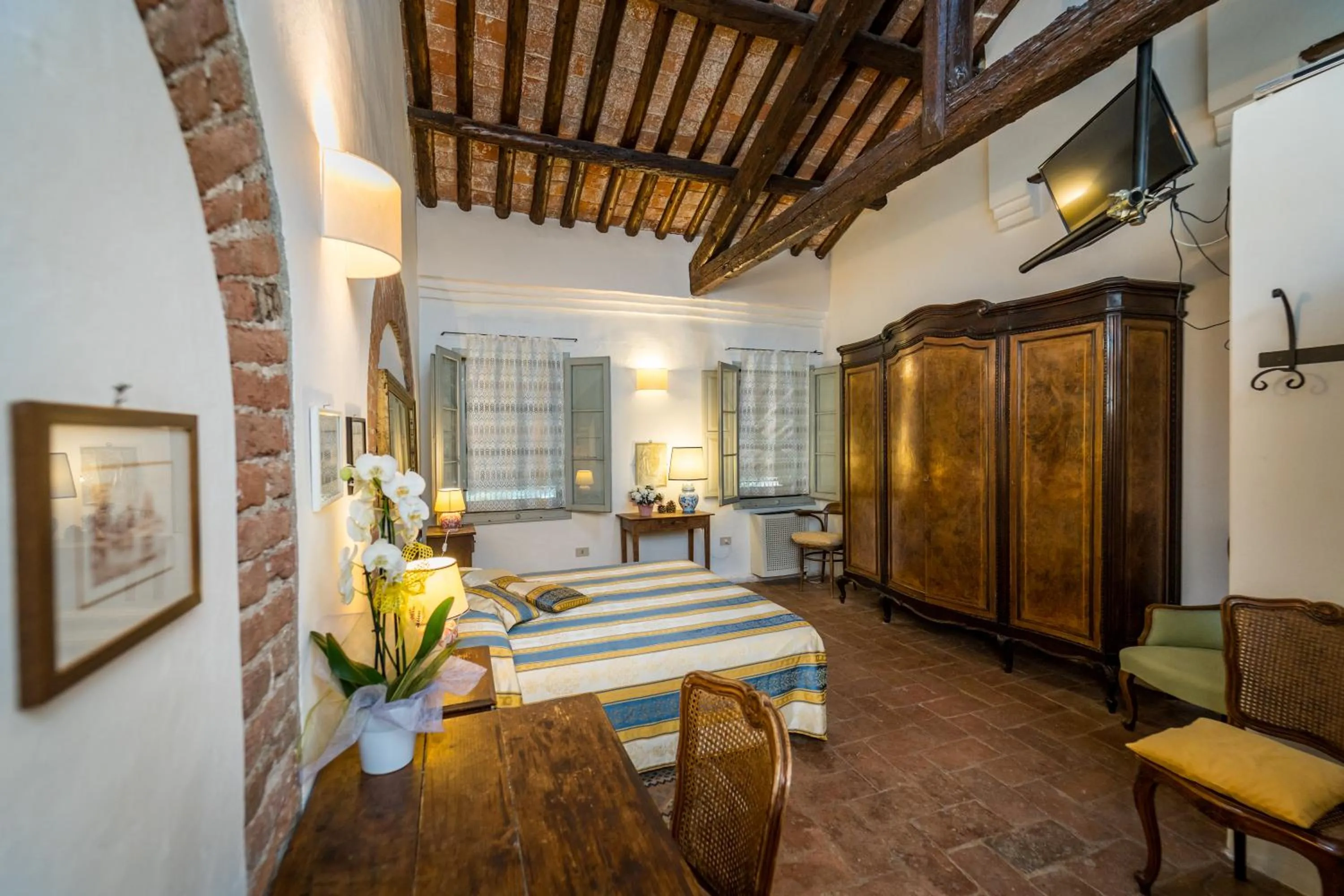 Photo of the whole room, Bed in Agriturismo Tenuta Castel Venezze
