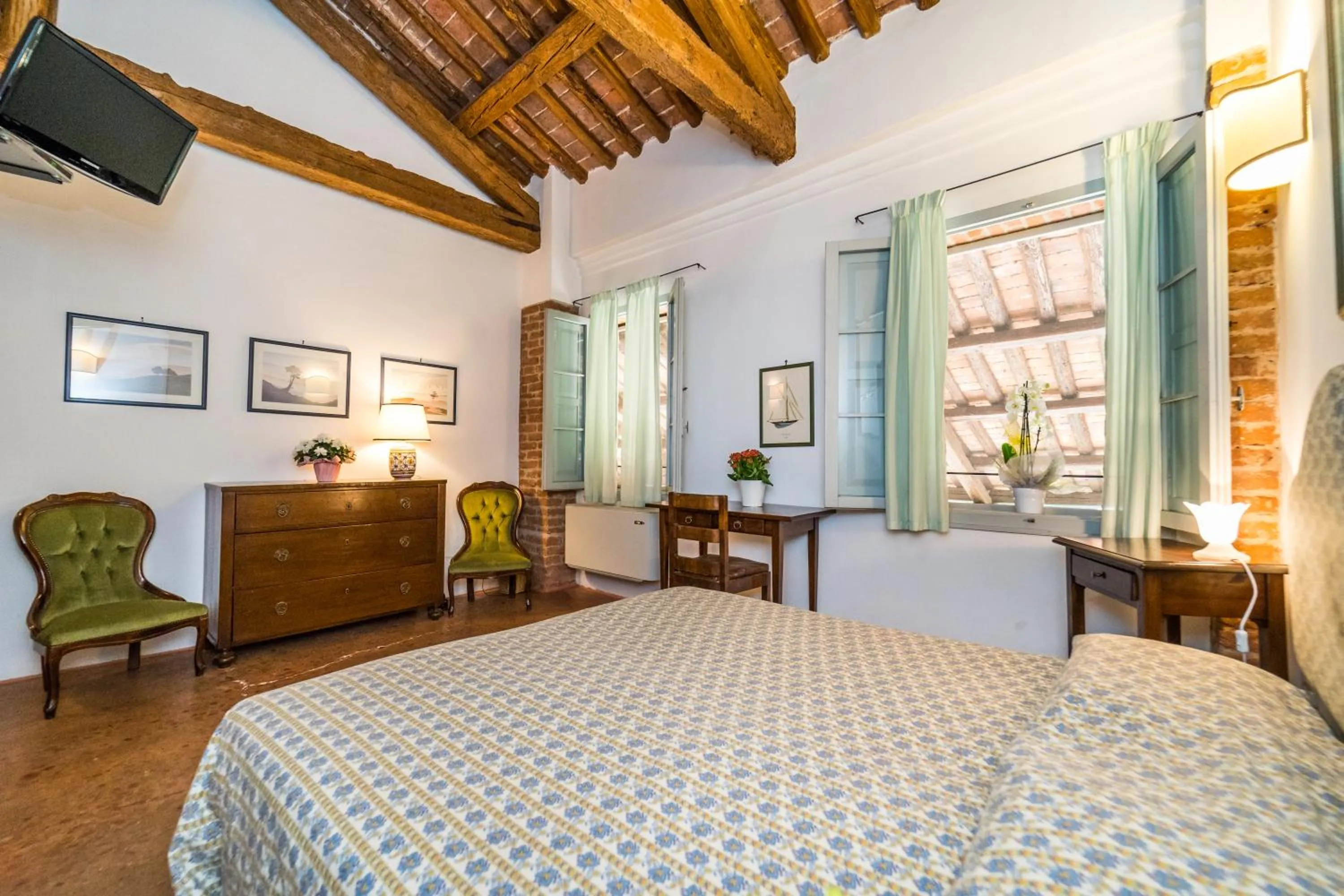 Photo of the whole room, Bed in Agriturismo Tenuta Castel Venezze