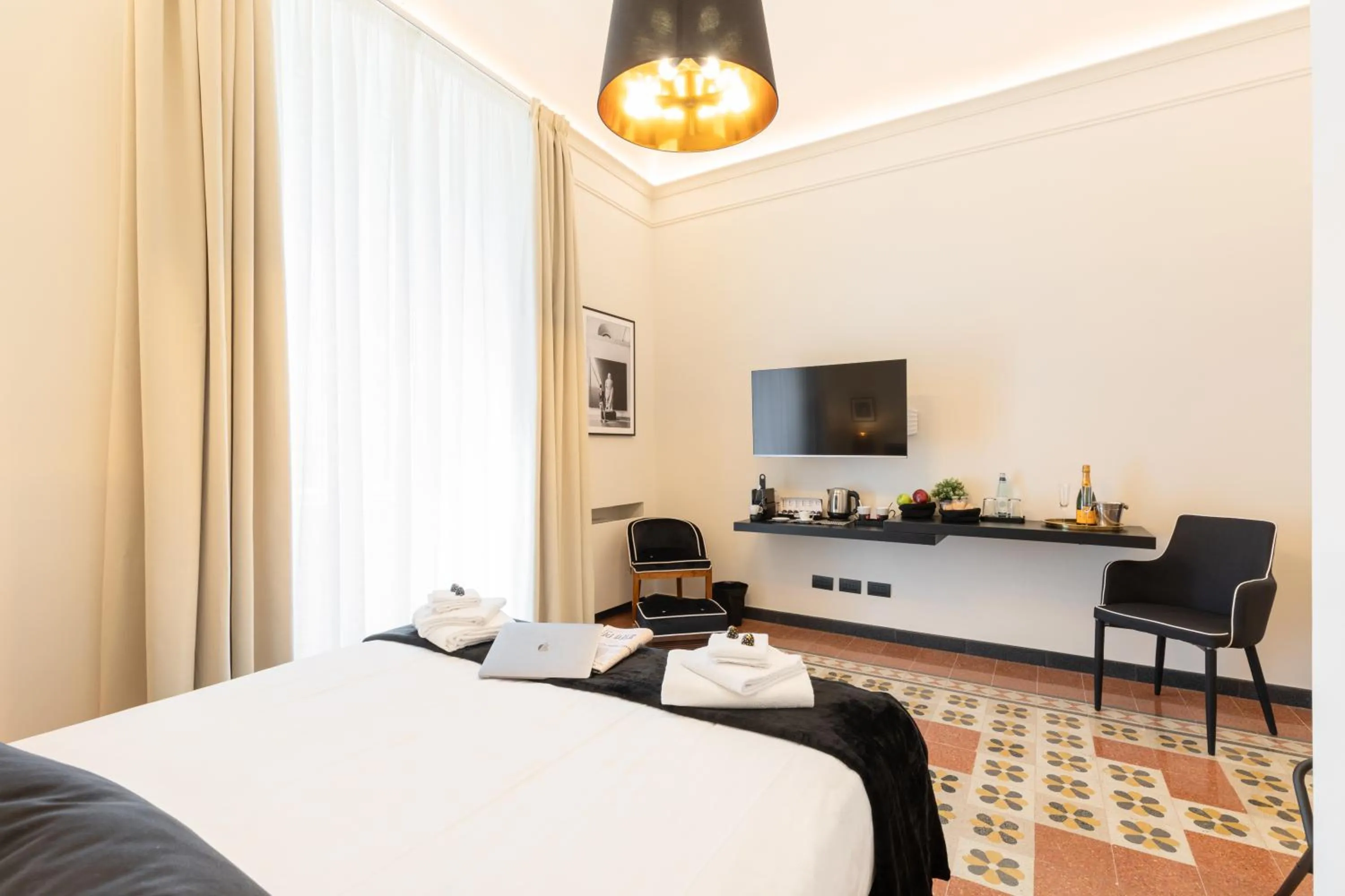 Bed in Foresteria di Piazza Cavour - Luxury Suites & Guest House