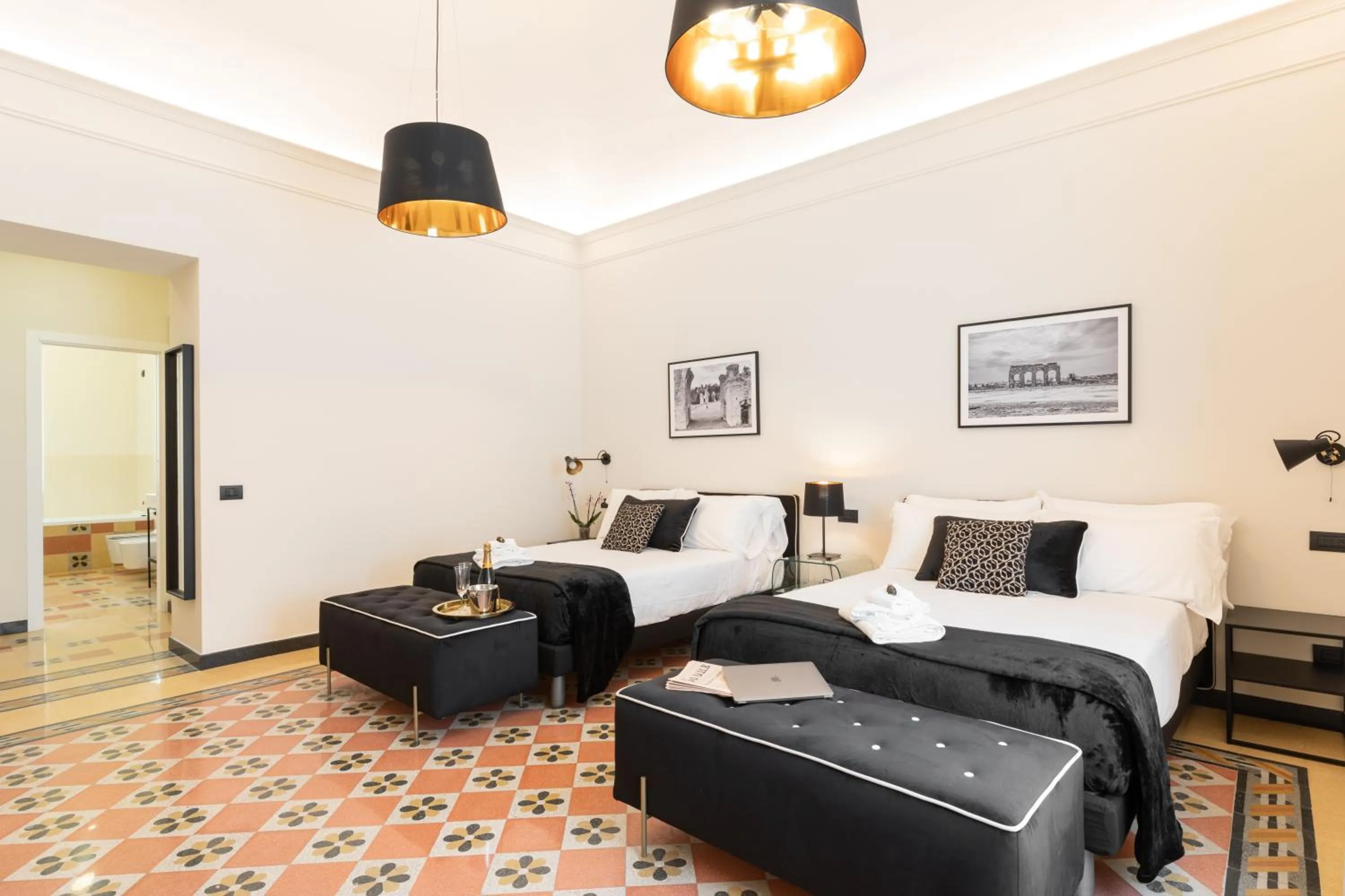 Bed in Foresteria di Piazza Cavour - Luxury Suites & Guest House