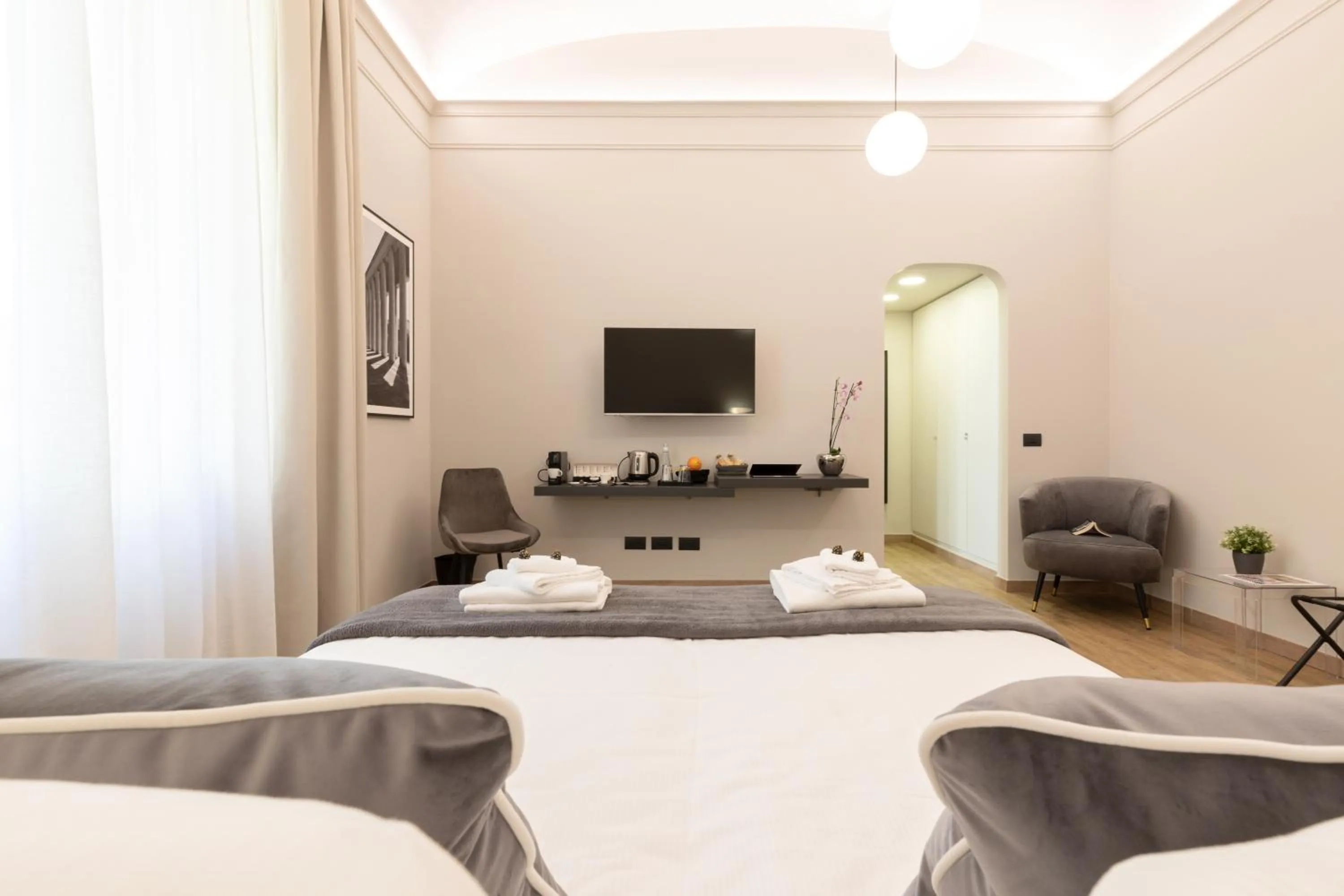Bed in Foresteria di Piazza Cavour - Luxury Suites & Guest House