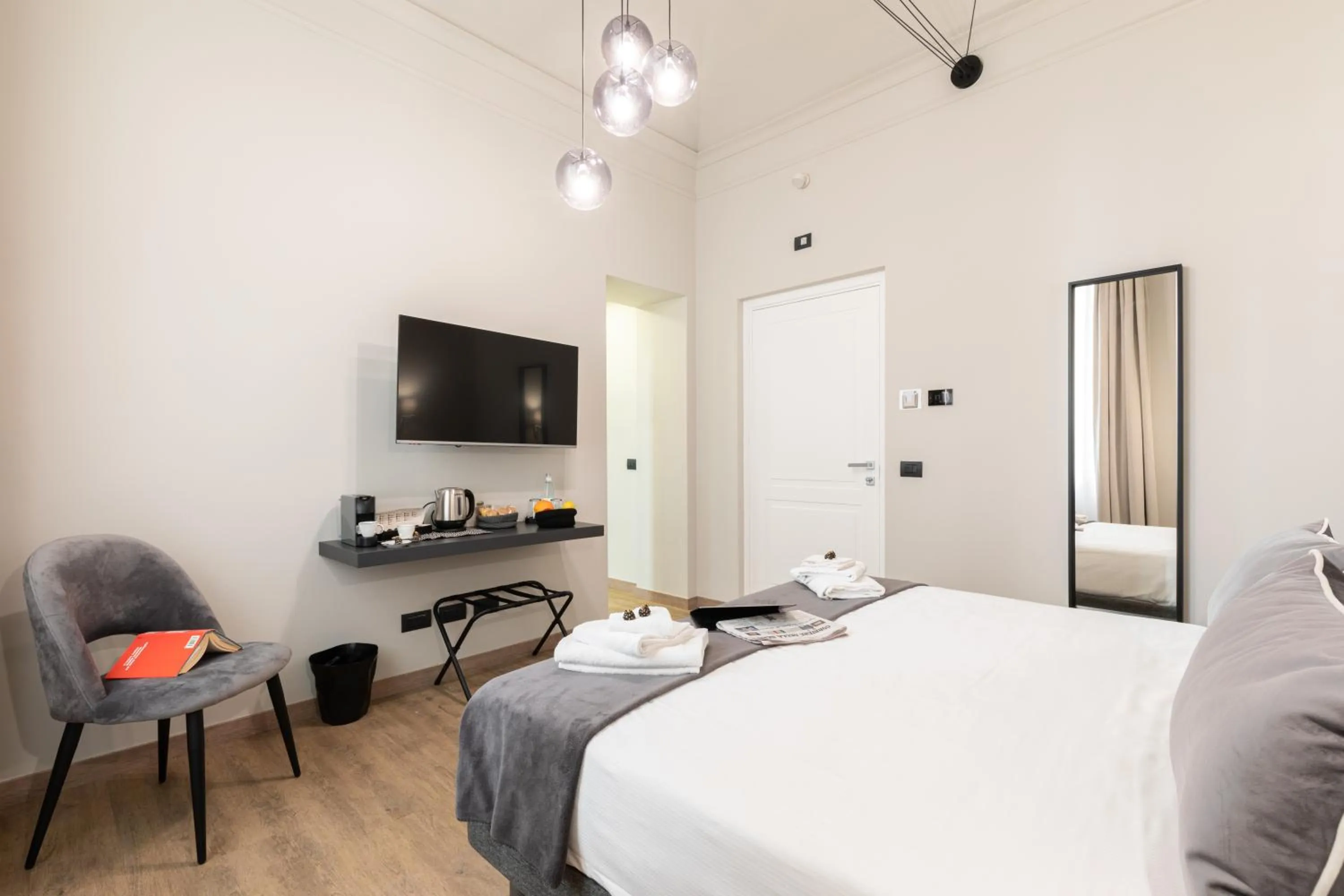 Bed in Foresteria di Piazza Cavour - Luxury Suites & Guest House