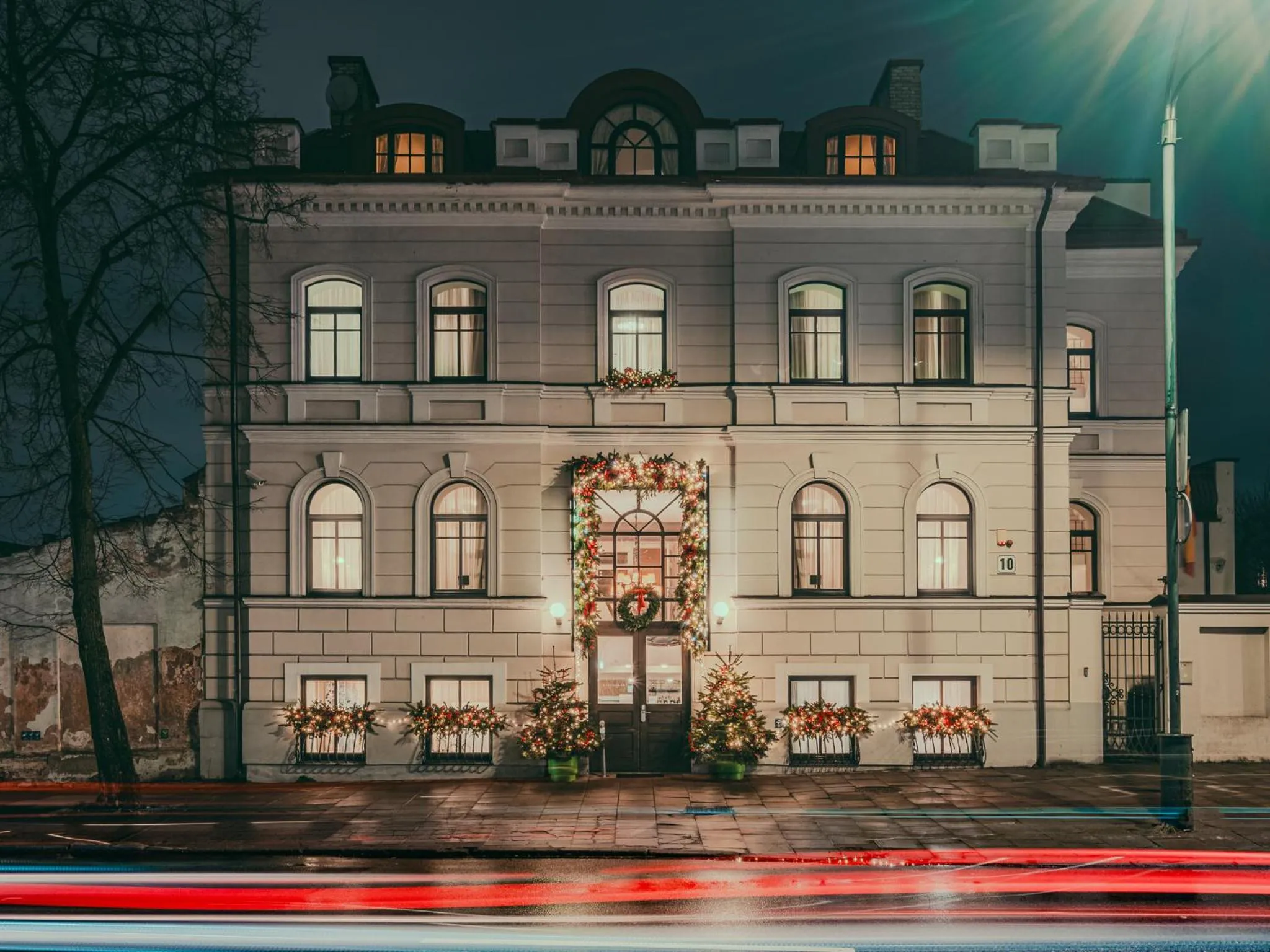 Property building in Moon Garden Old Town Hotel