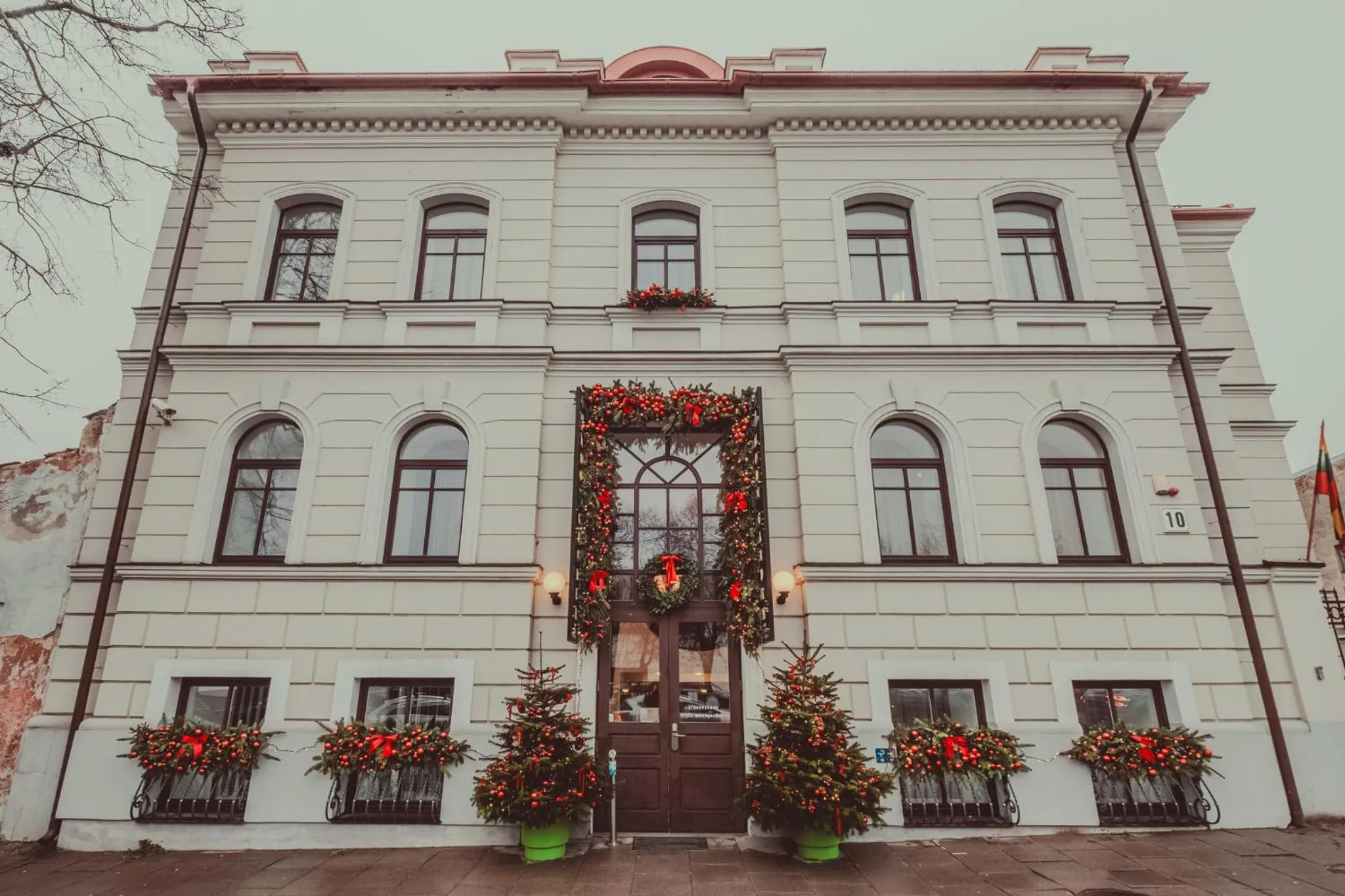 Property building in Moon Garden Old Town Hotel