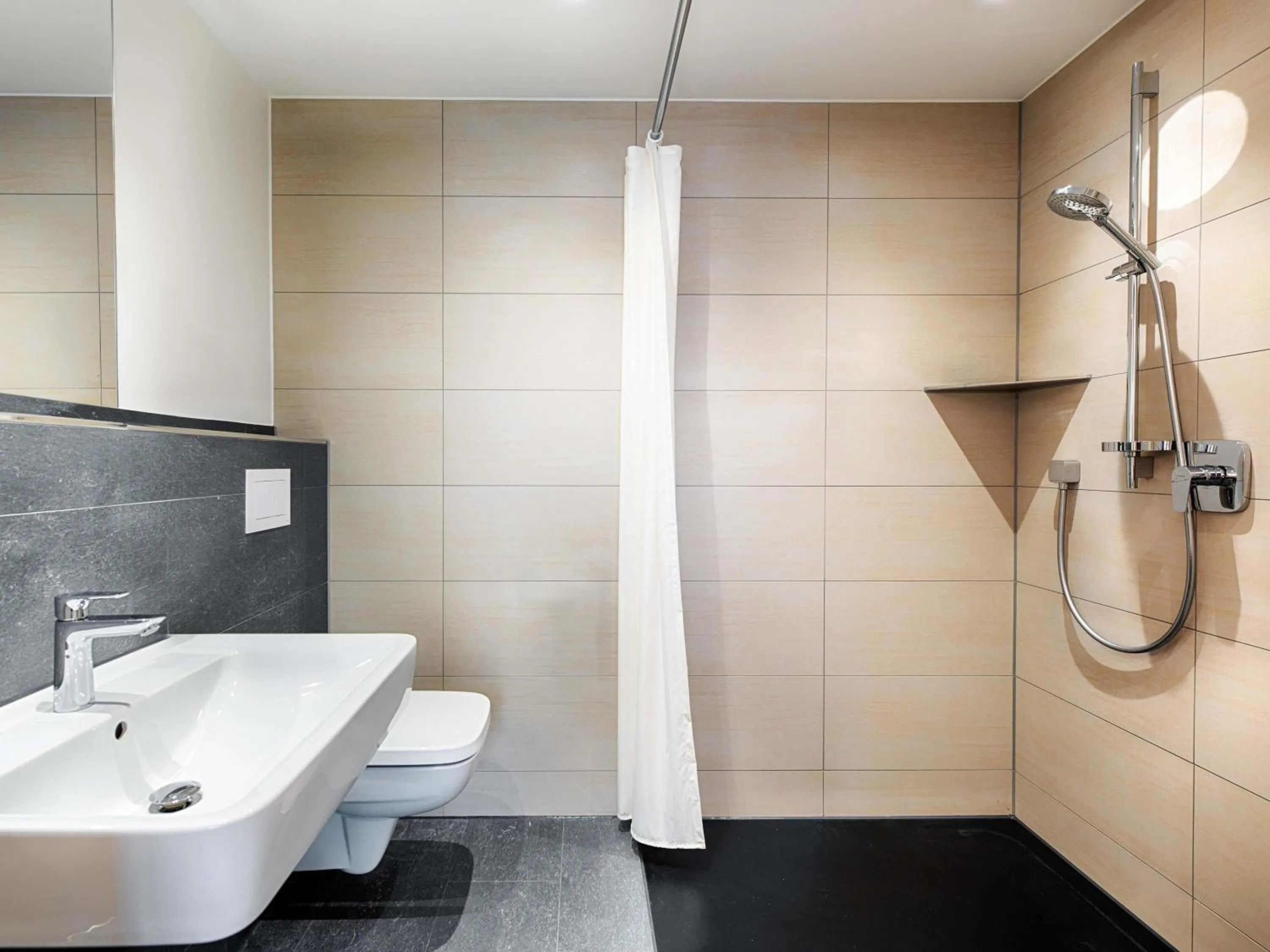 Bathroom in B&B Hotel Augsburg-West