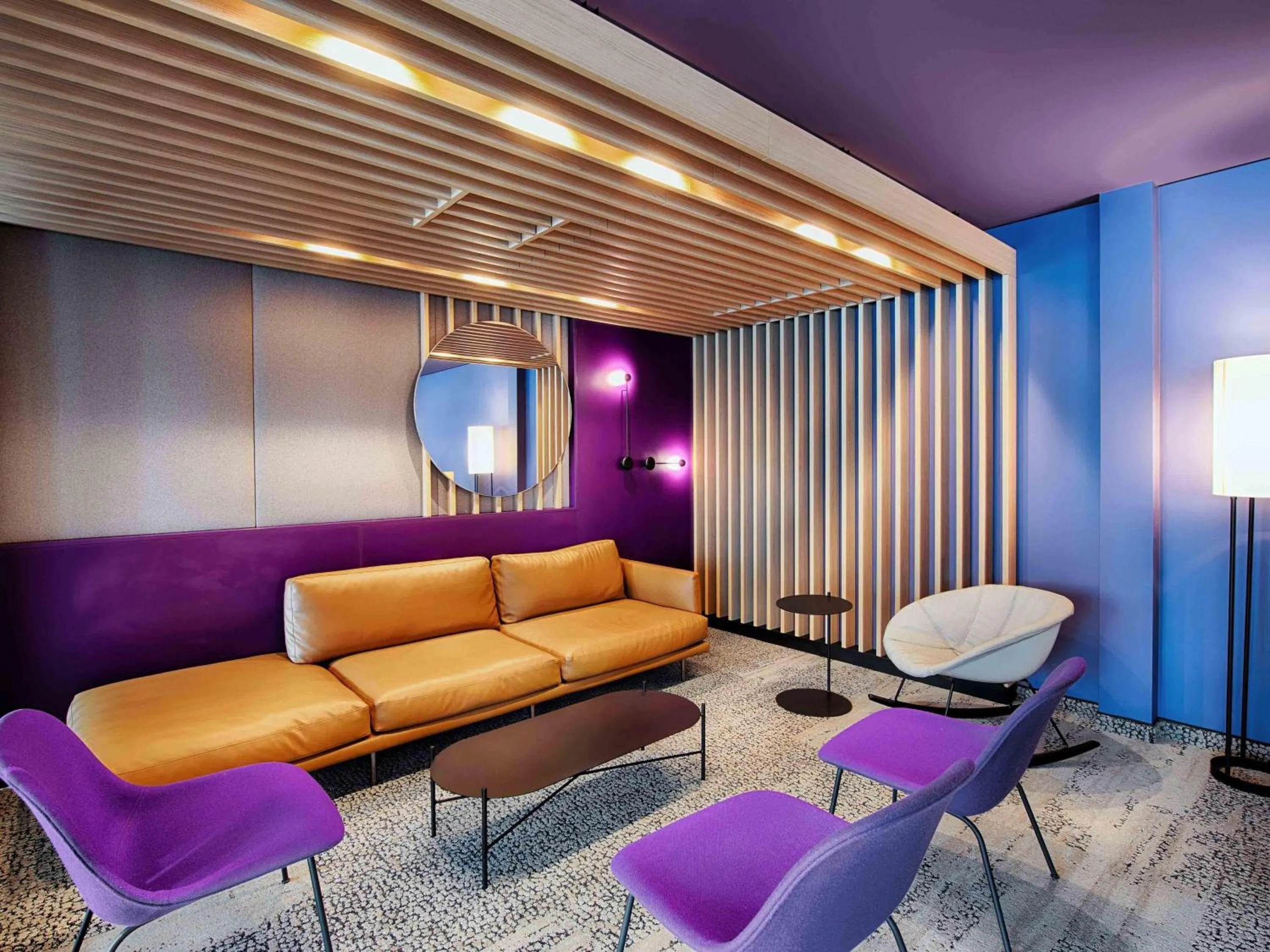 Lobby or reception in B&B Hotel Augsburg-West