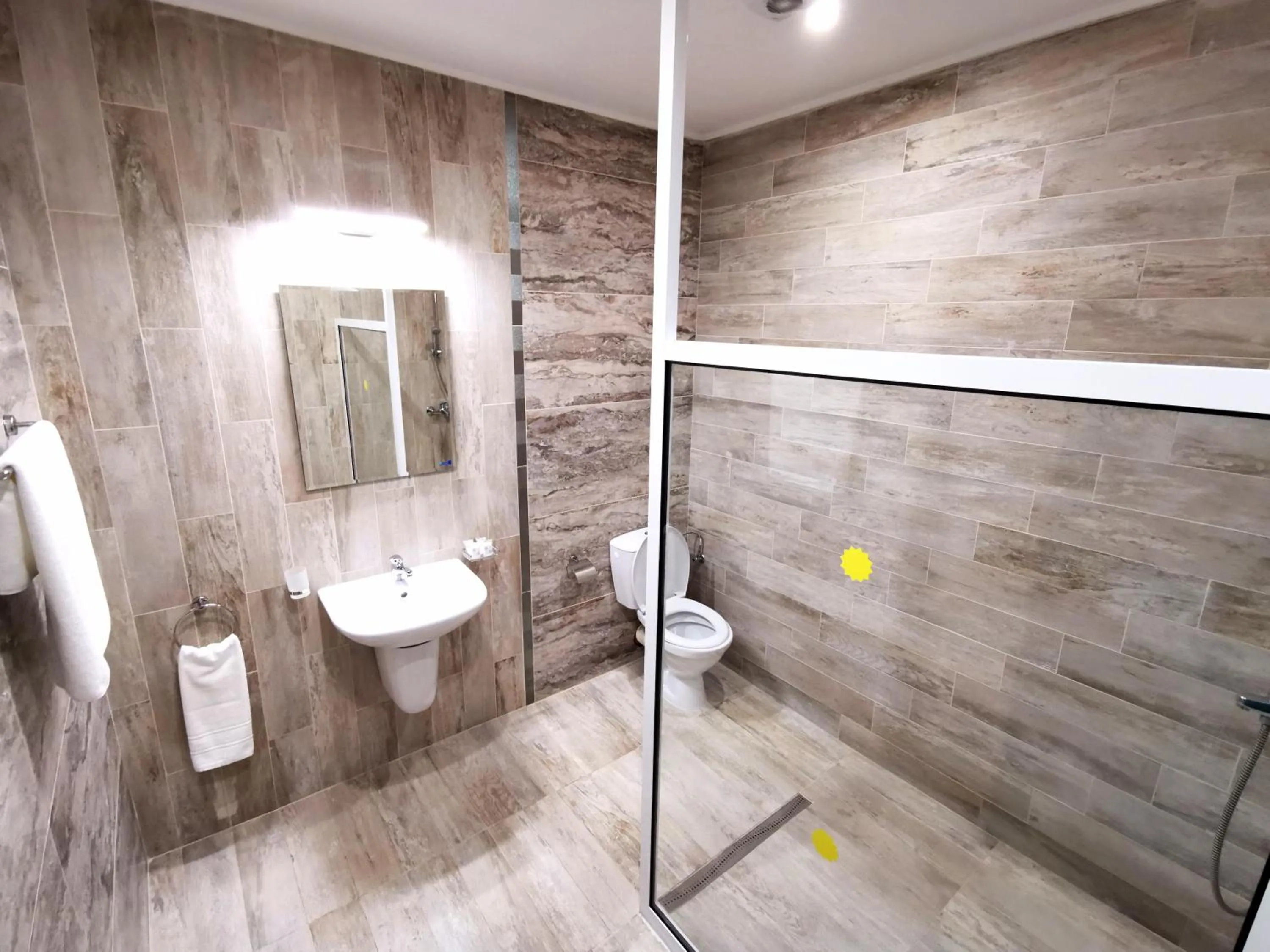 Bathroom in Hotel Largo Beach