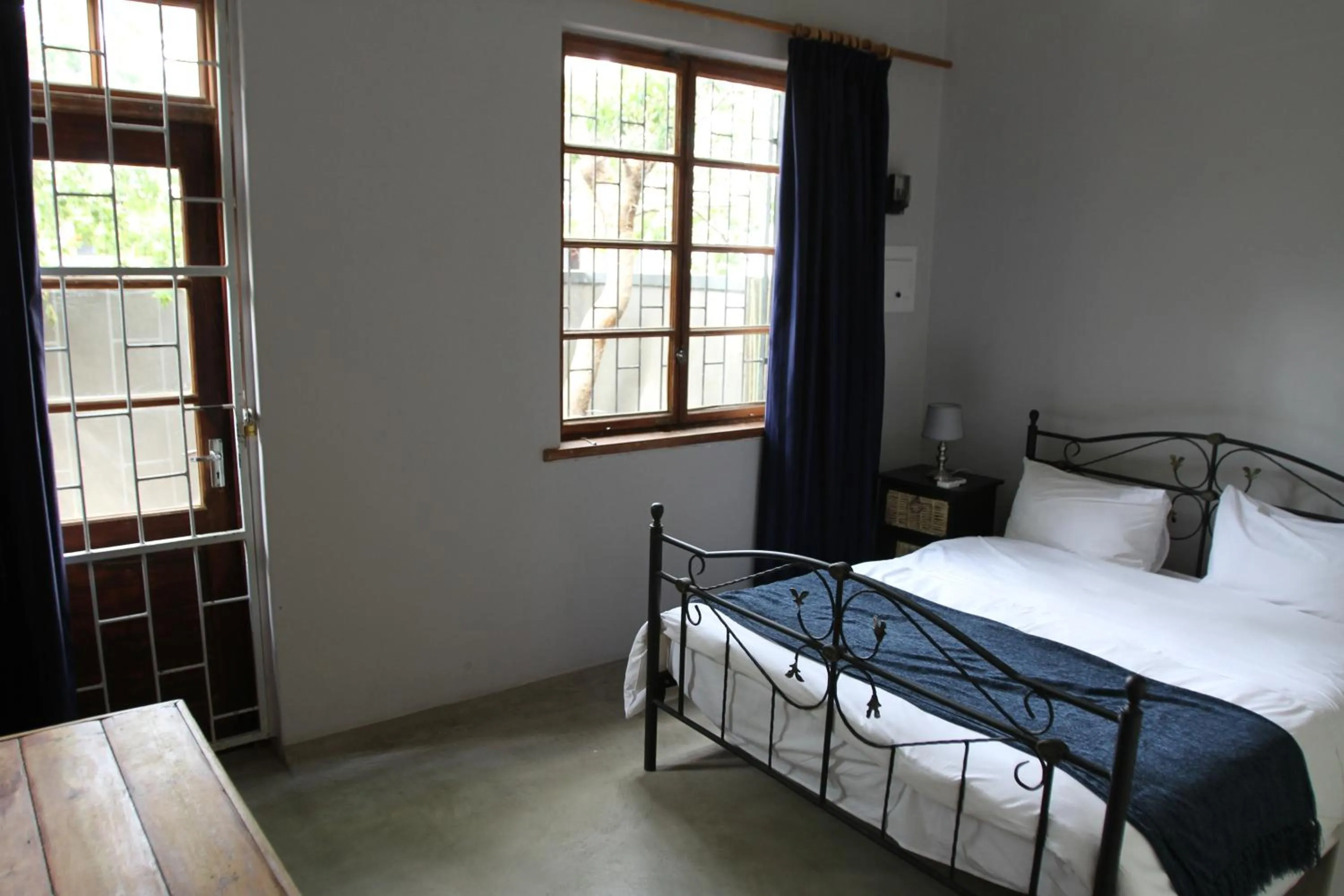 Restaurant/places to eat, Bed in The Olive Exclusive All-Suite Hotel