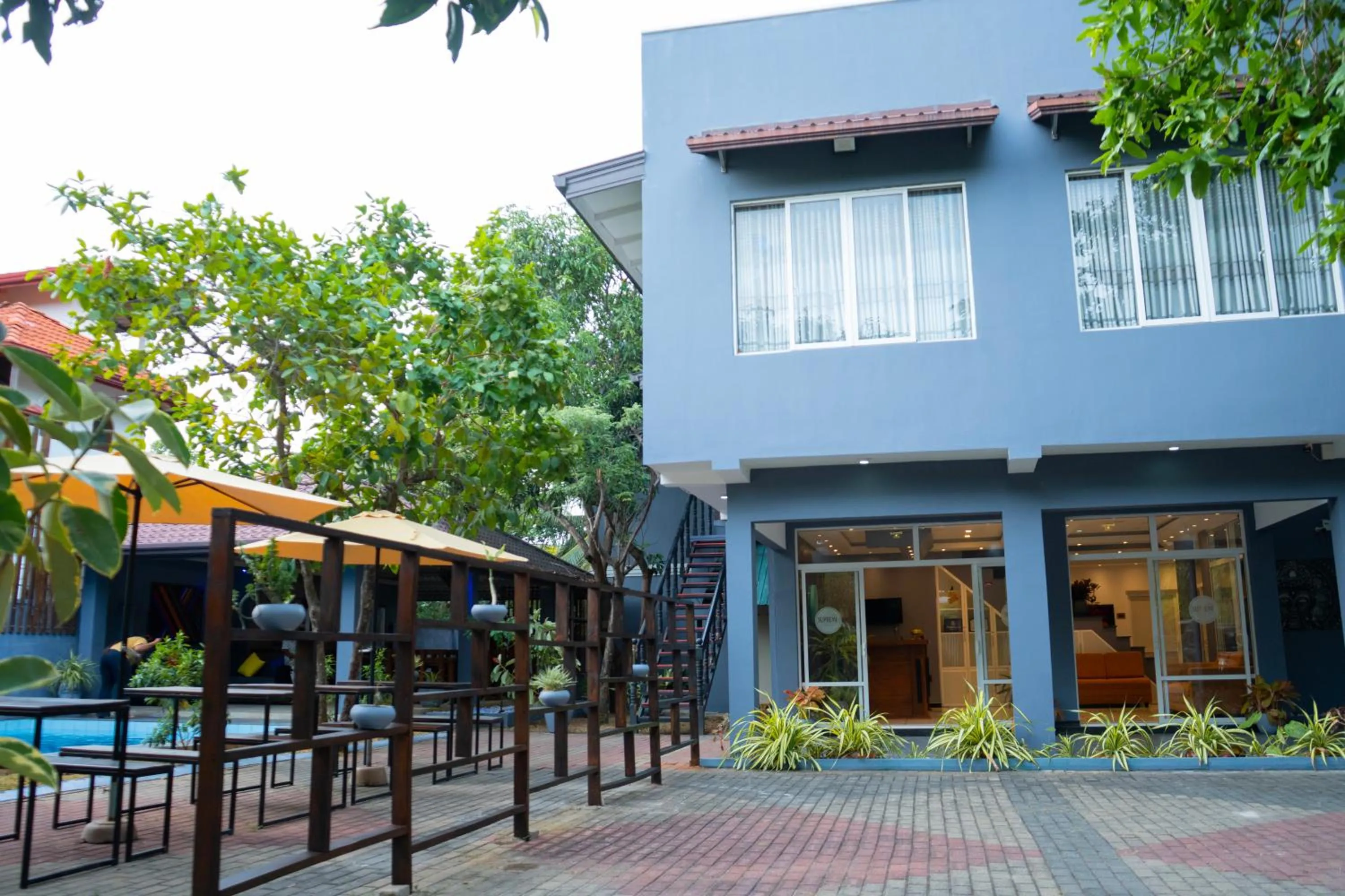 Swimming pool in Supreme Dambulla