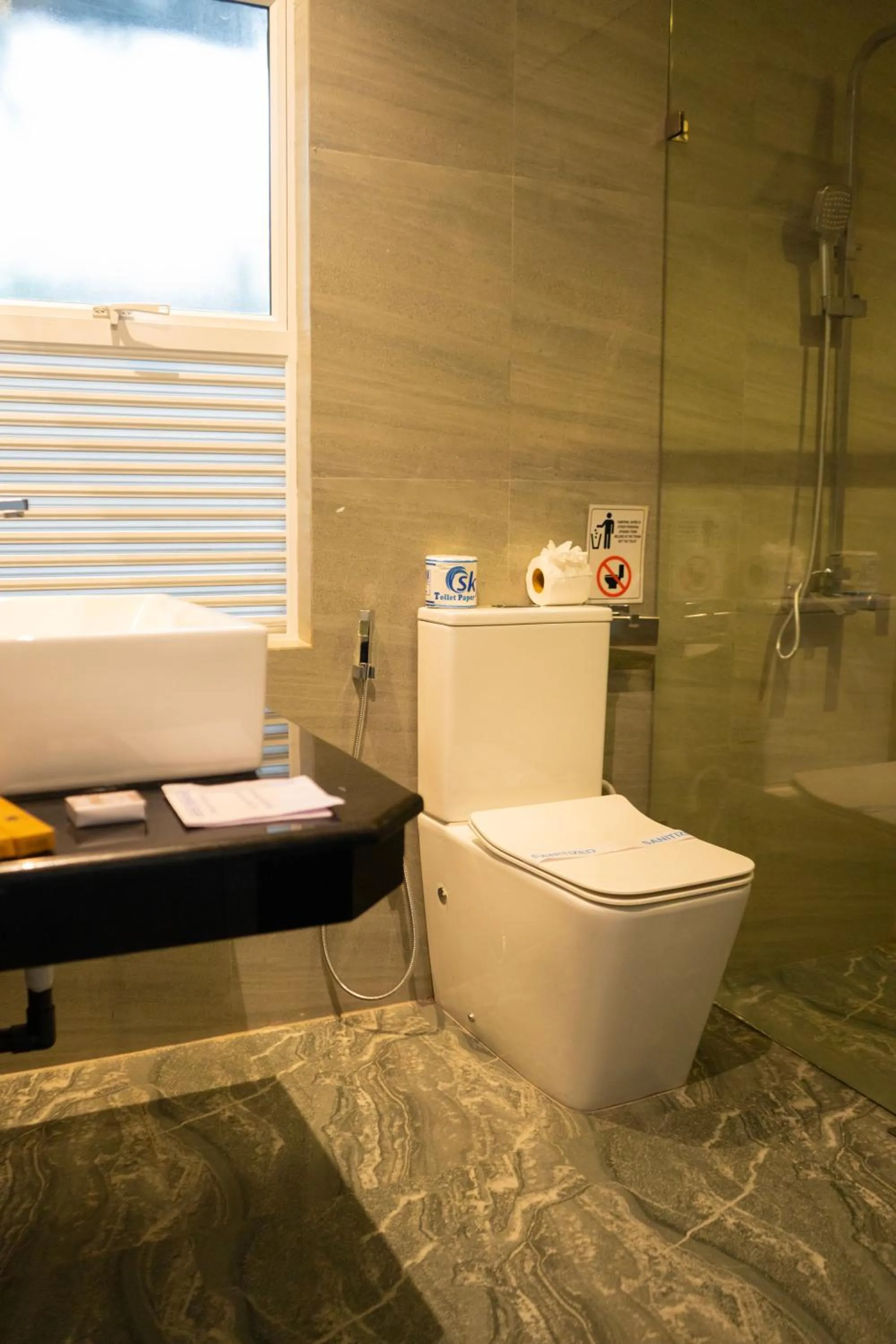 Shower in Supreme Dambulla