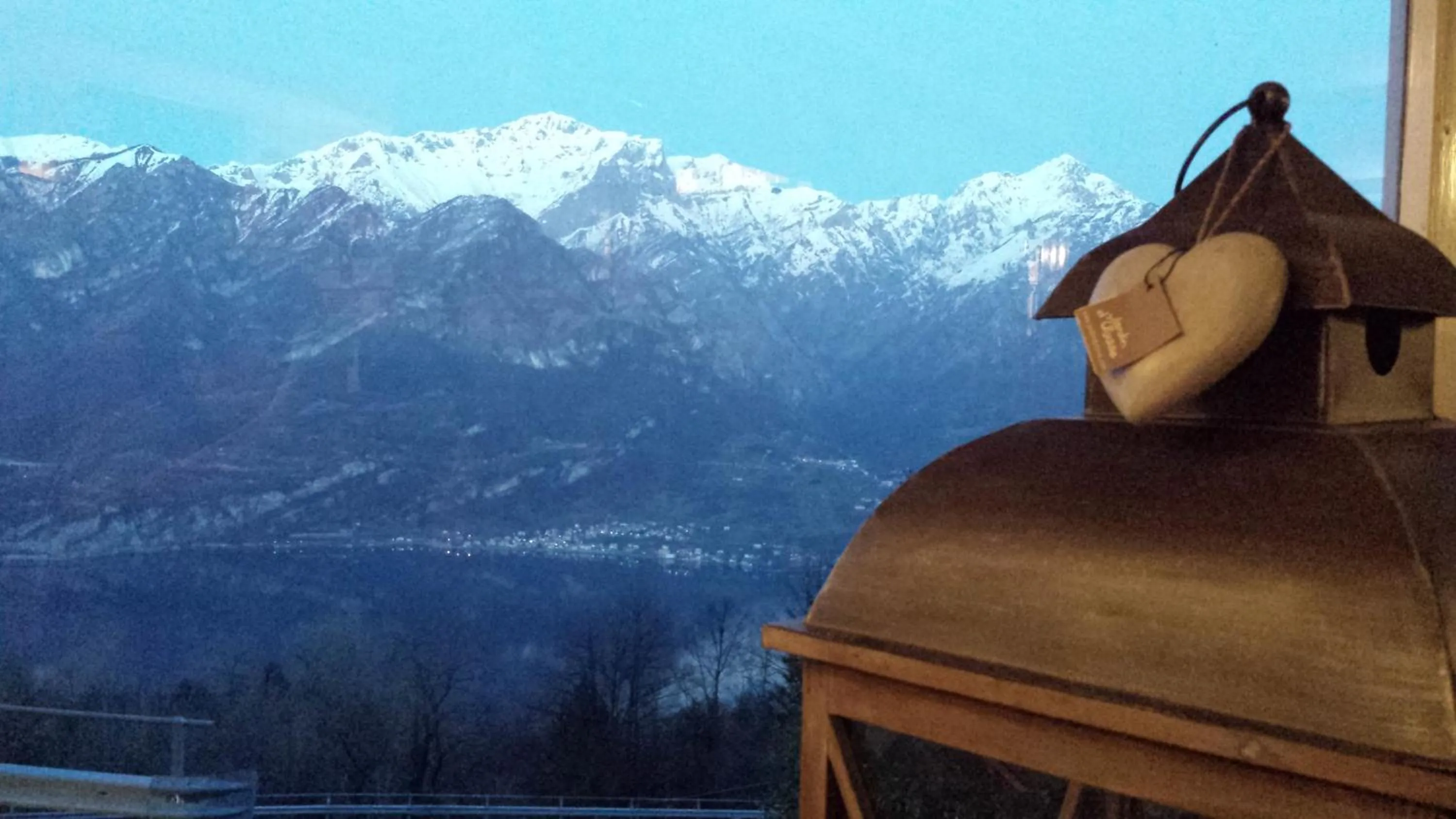 Garden view in Nouveau Mirabeau