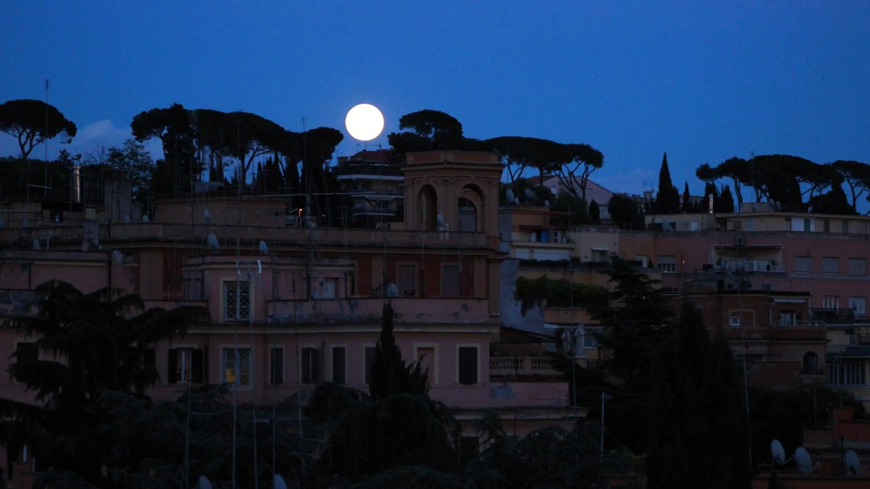 Sunset in Bed & Breakfast A Casa di Lia a Roma