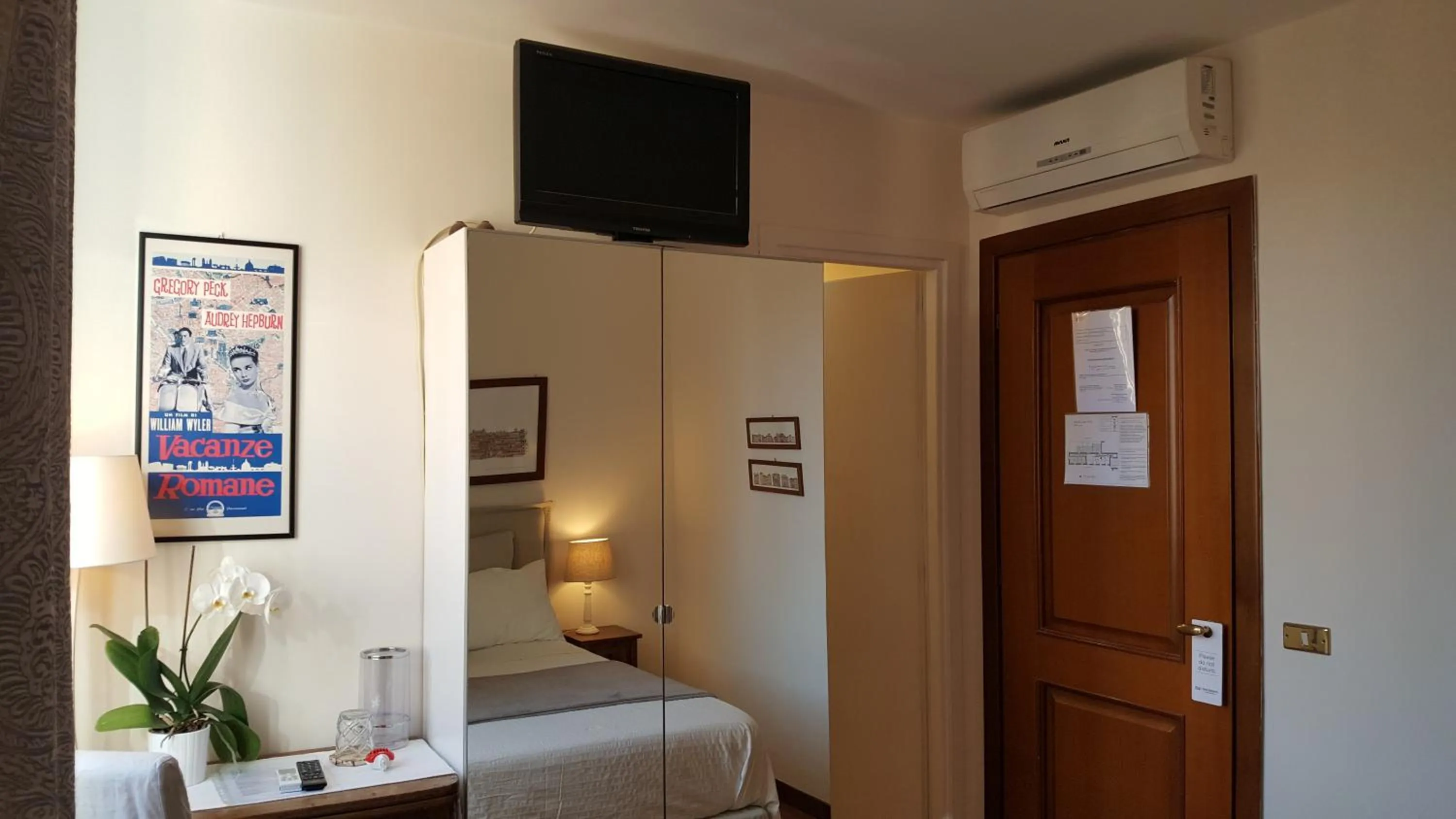 Photo of the whole room in Bed & Breakfast A Casa di Lia a Roma