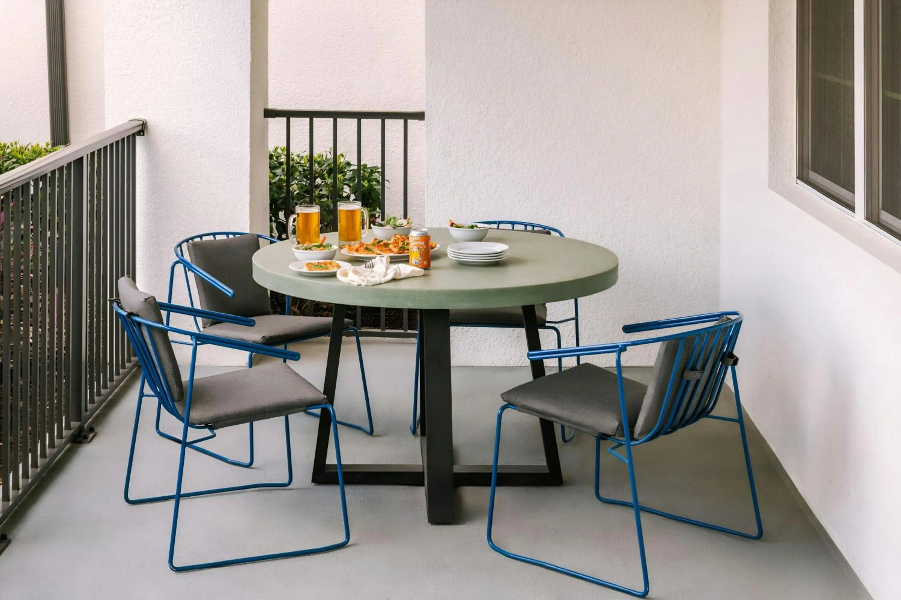 Photo of the whole room in Sonder by Marriott Bonvoy Vista Cay Apartments