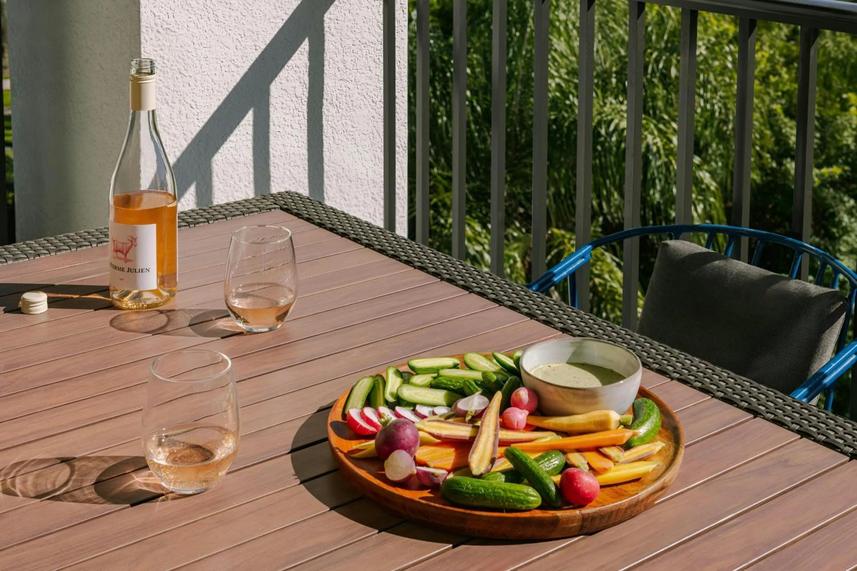 Photo of the whole room in Sonder by Marriott Bonvoy Vista Cay Apartments