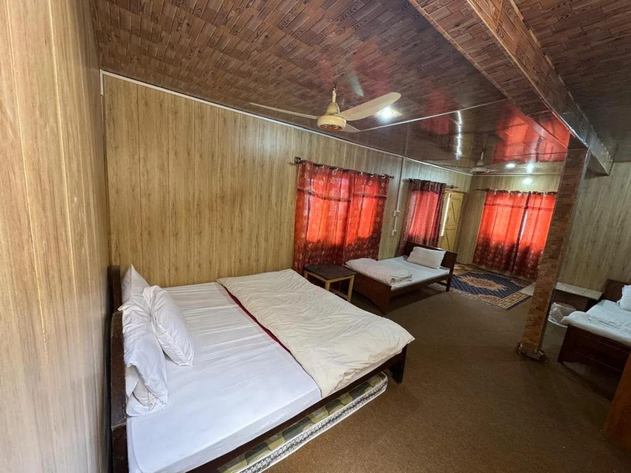 Bed in Tourist Cottage Hunza