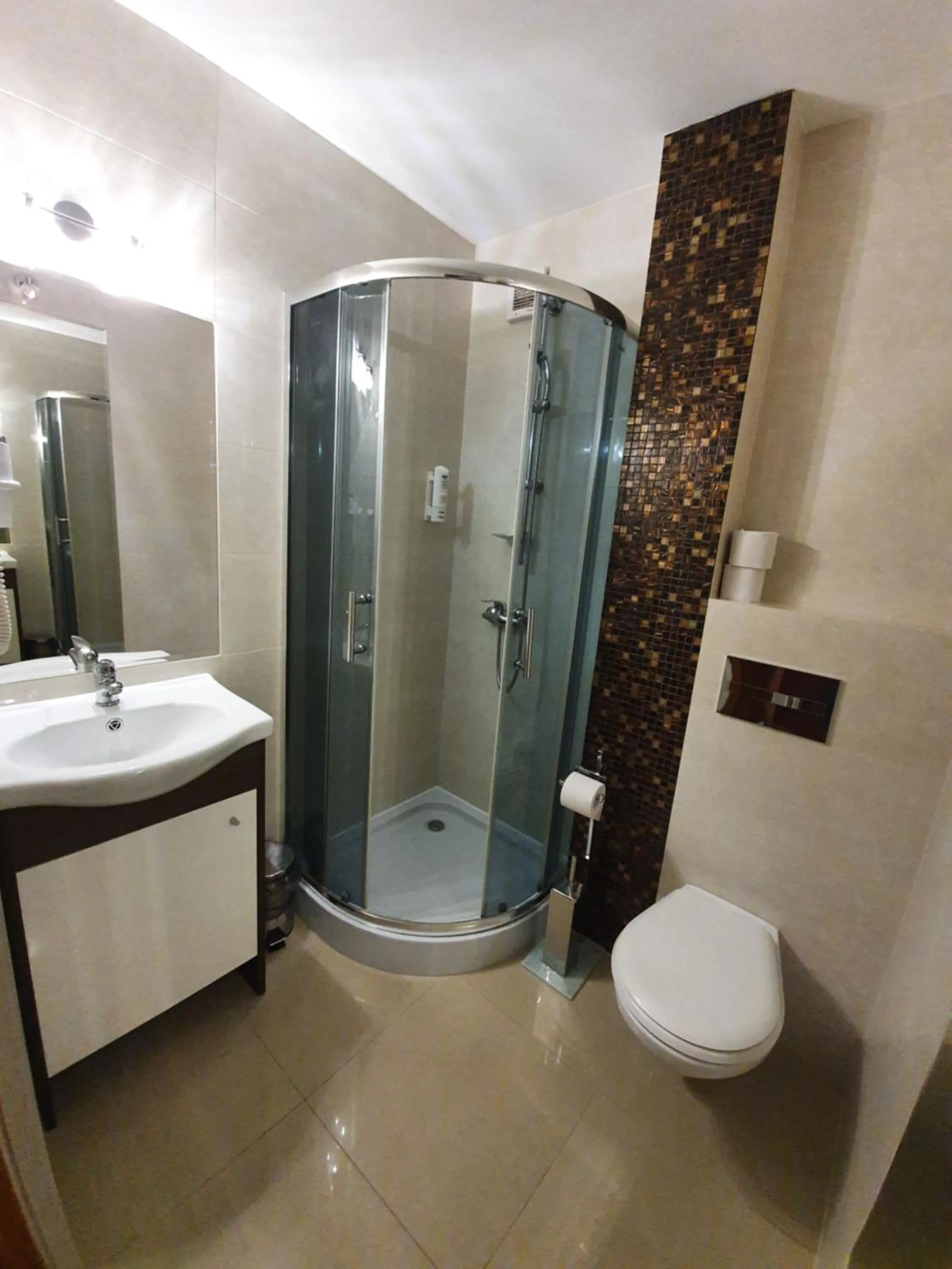 Shower in Sadyba SPA