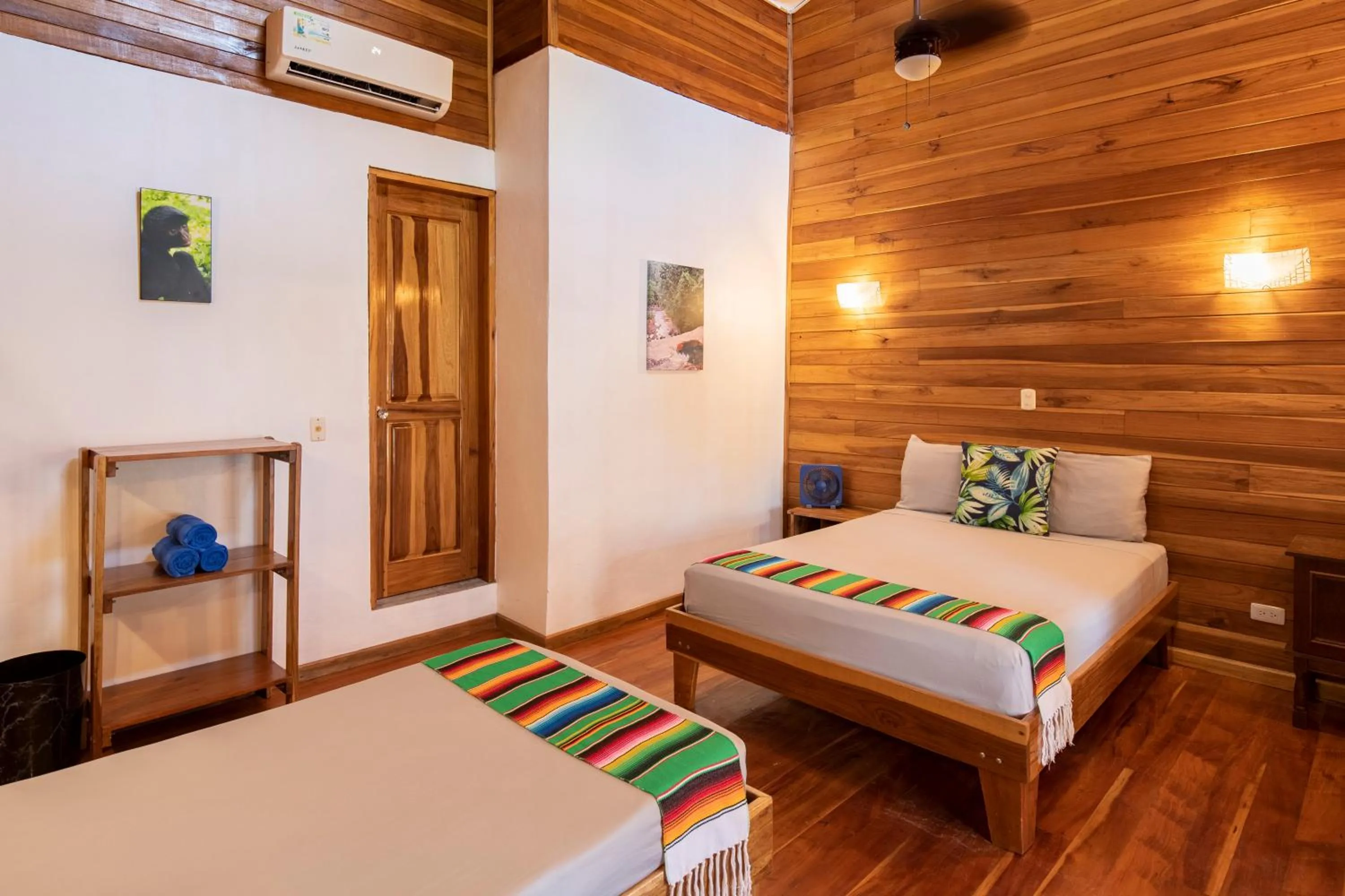Bed in Pangea Lodge with Shared Pool at the Heart of Manzanillo