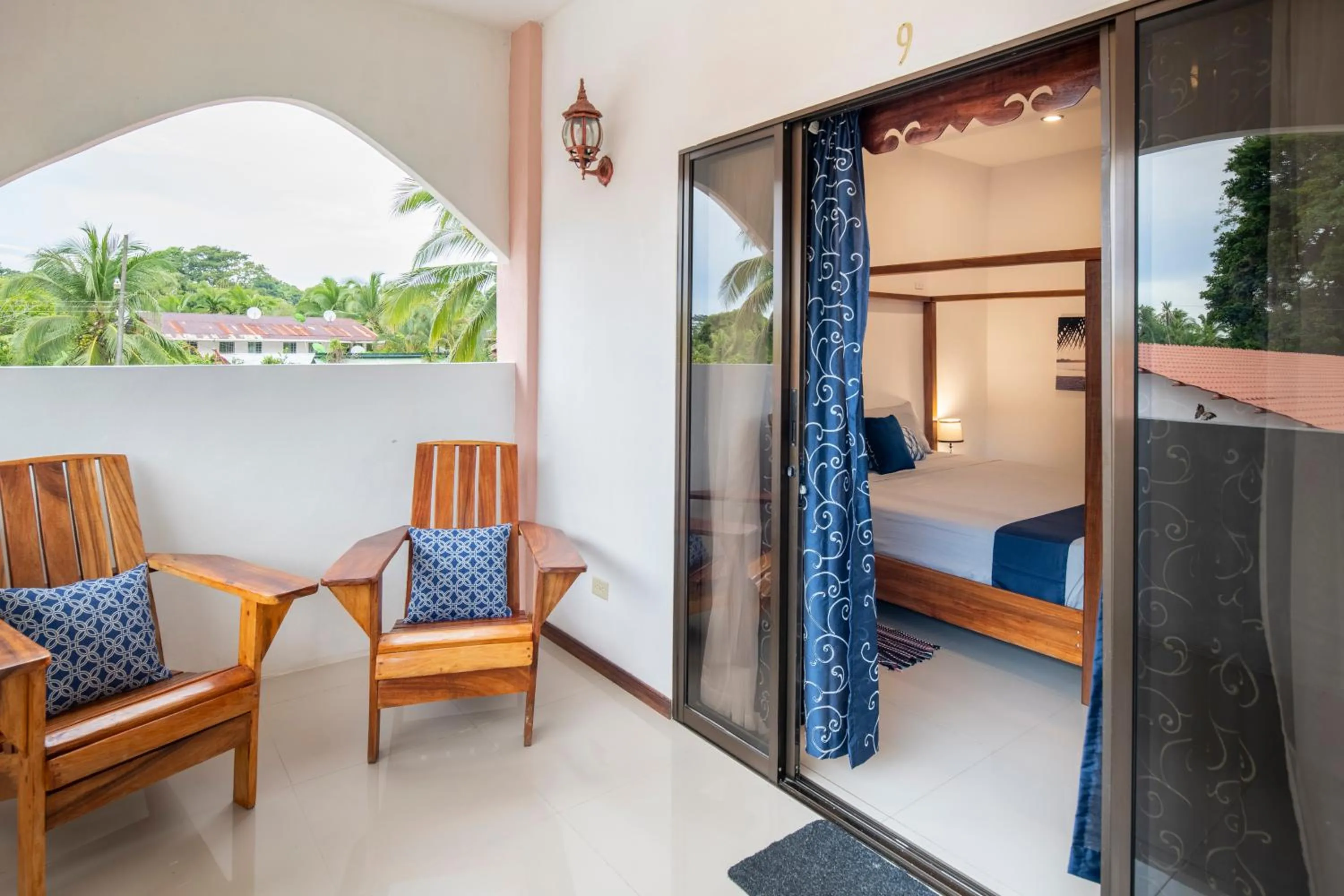 Bed in Pangea Lodge with Shared Pool at the Heart of Manzanillo