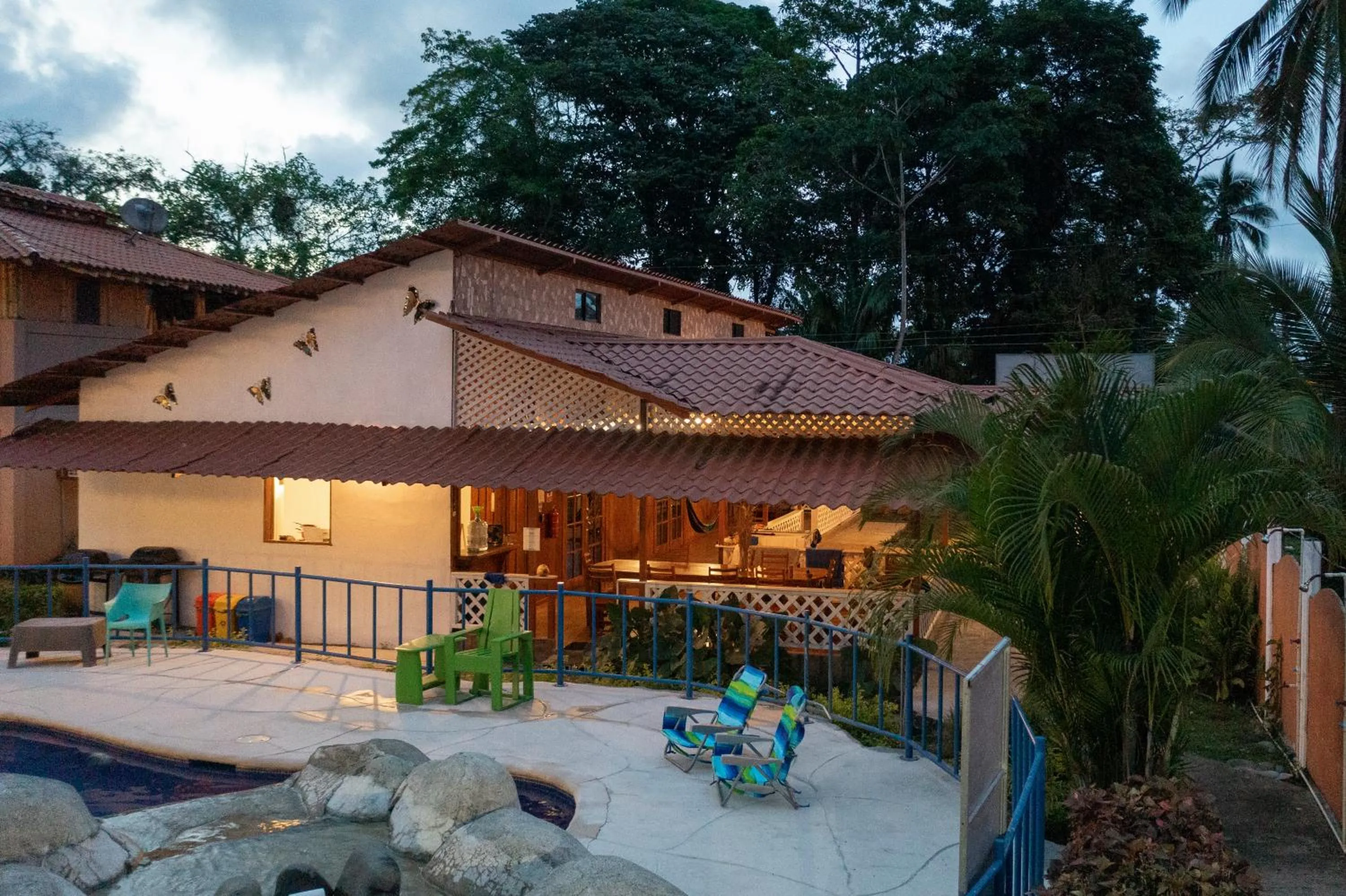 Property building in Pangea Lodge with Shared Pool at the Heart of Manzanillo