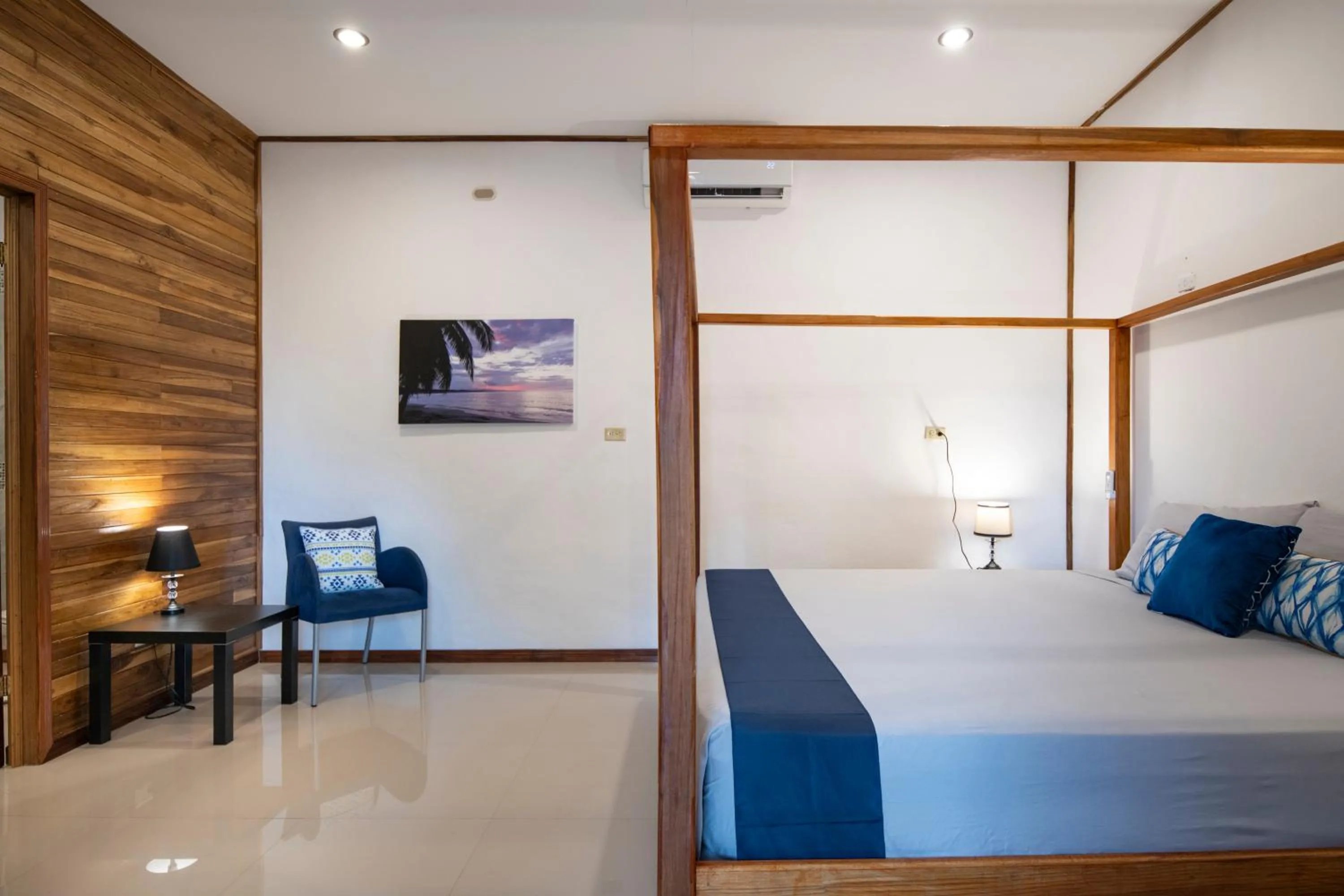 Bed in Pangea Lodge with Shared Pool at the Heart of Manzanillo