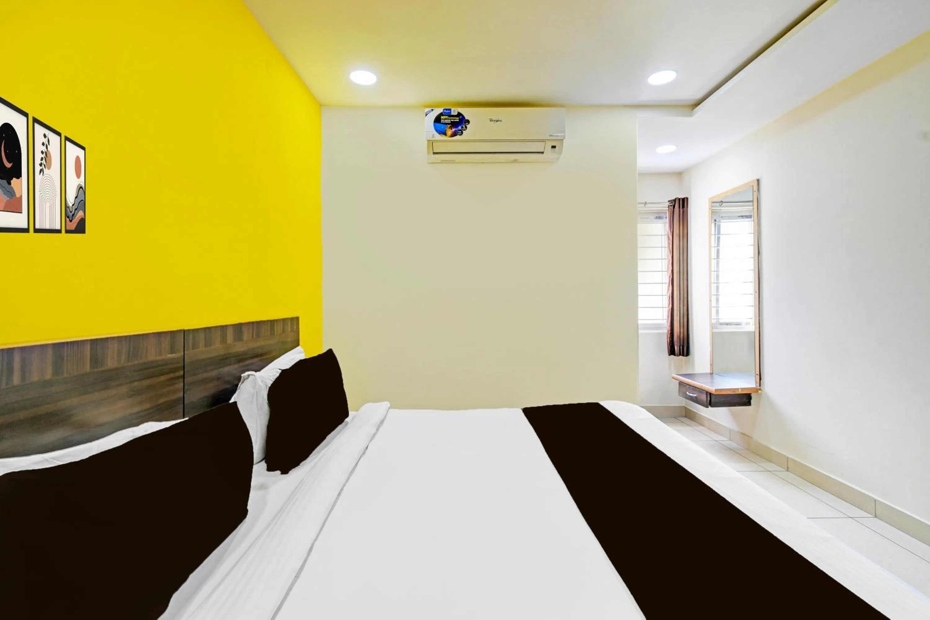 Bedroom, Bed in Super Hotel O Kondapur Hyderabad Formerly Dunes Inn