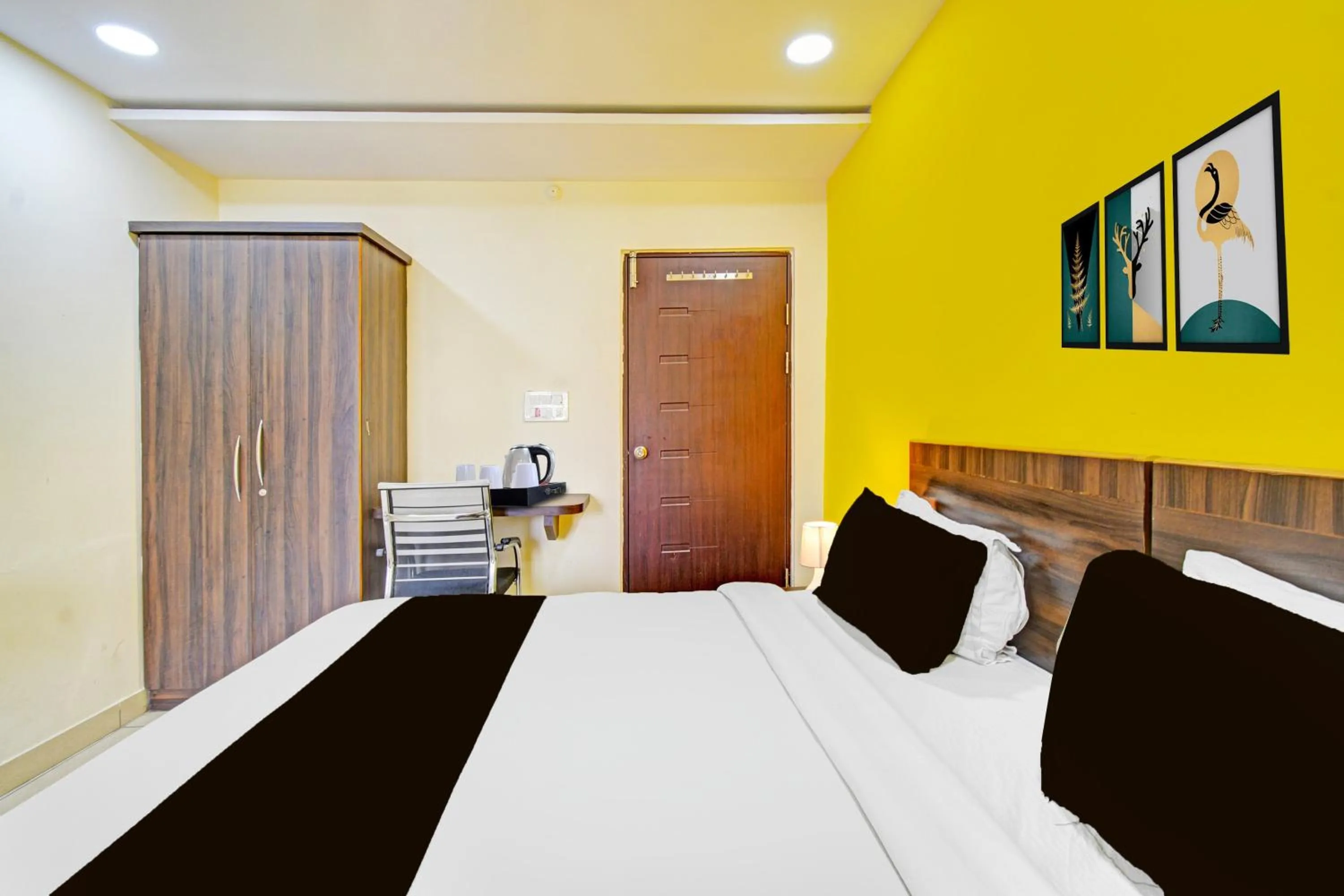 Bedroom, Bed in Super Hotel O Kondapur Hyderabad Formerly Dunes Inn