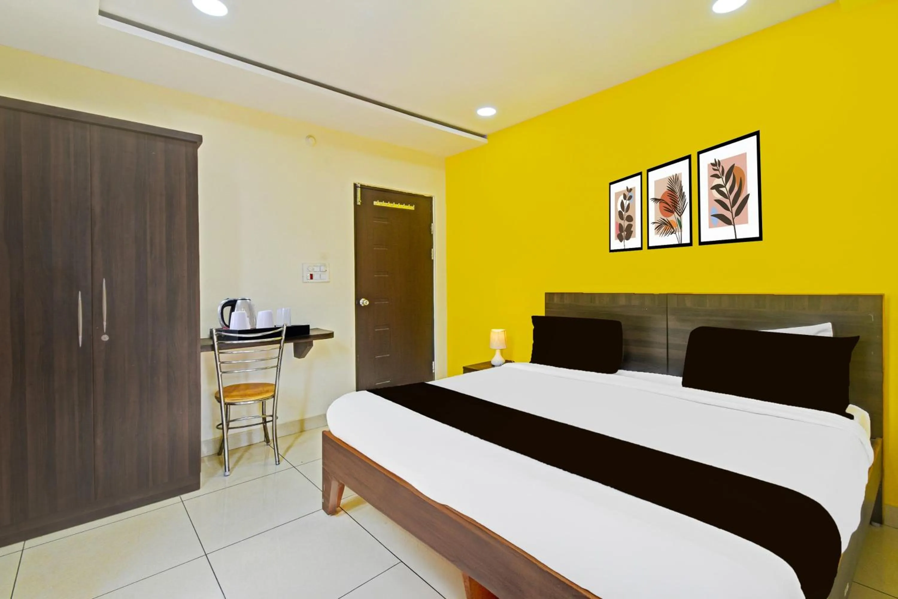 Bedroom, Bed in Super Hotel O Kondapur Hyderabad Formerly Dunes Inn