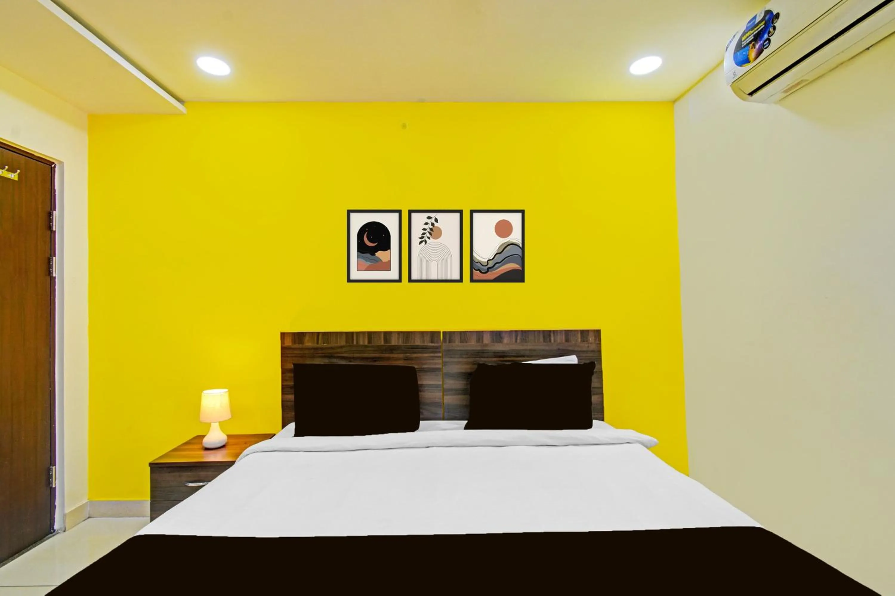 Bedroom, Bed in Super Hotel O Kondapur Hyderabad Formerly Dunes Inn