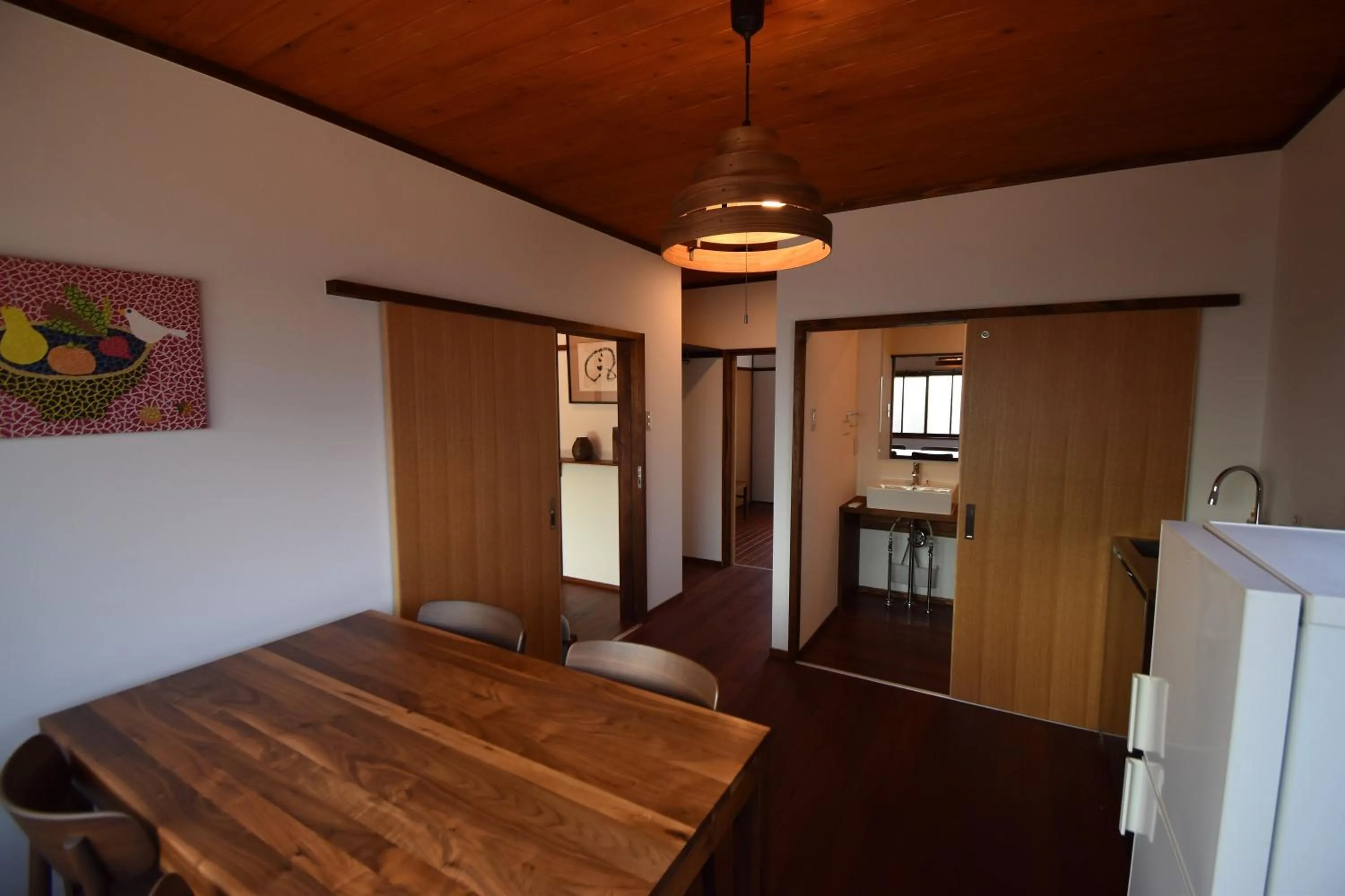 Photo of the whole room in Quaint House Naoshima