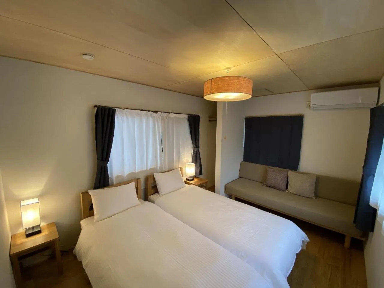 Bedroom, Bed in Quaint House Naoshima