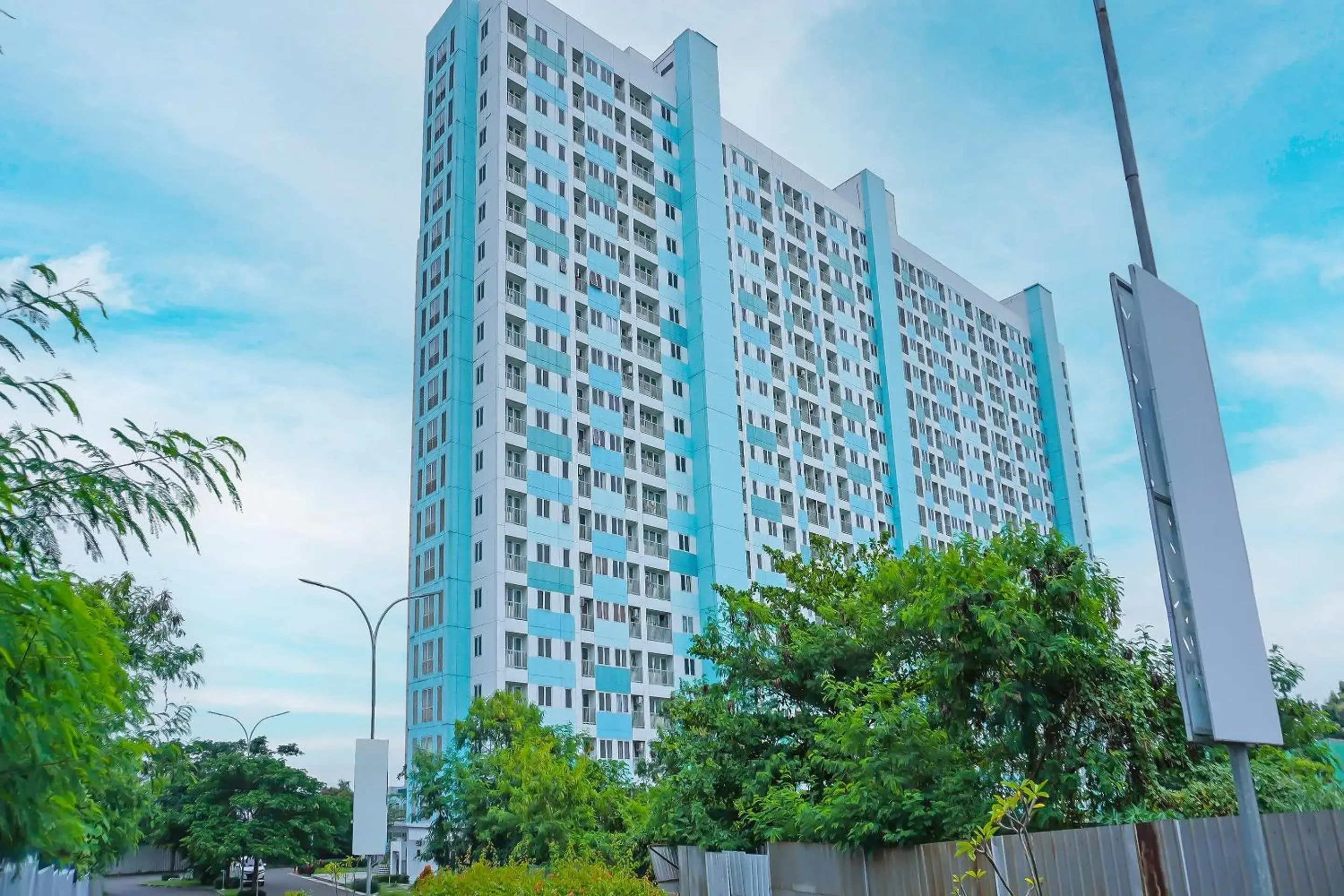 Facade/entrance in Hotel O Gkitroom Facade/entrance in Hotel O Gkitroom