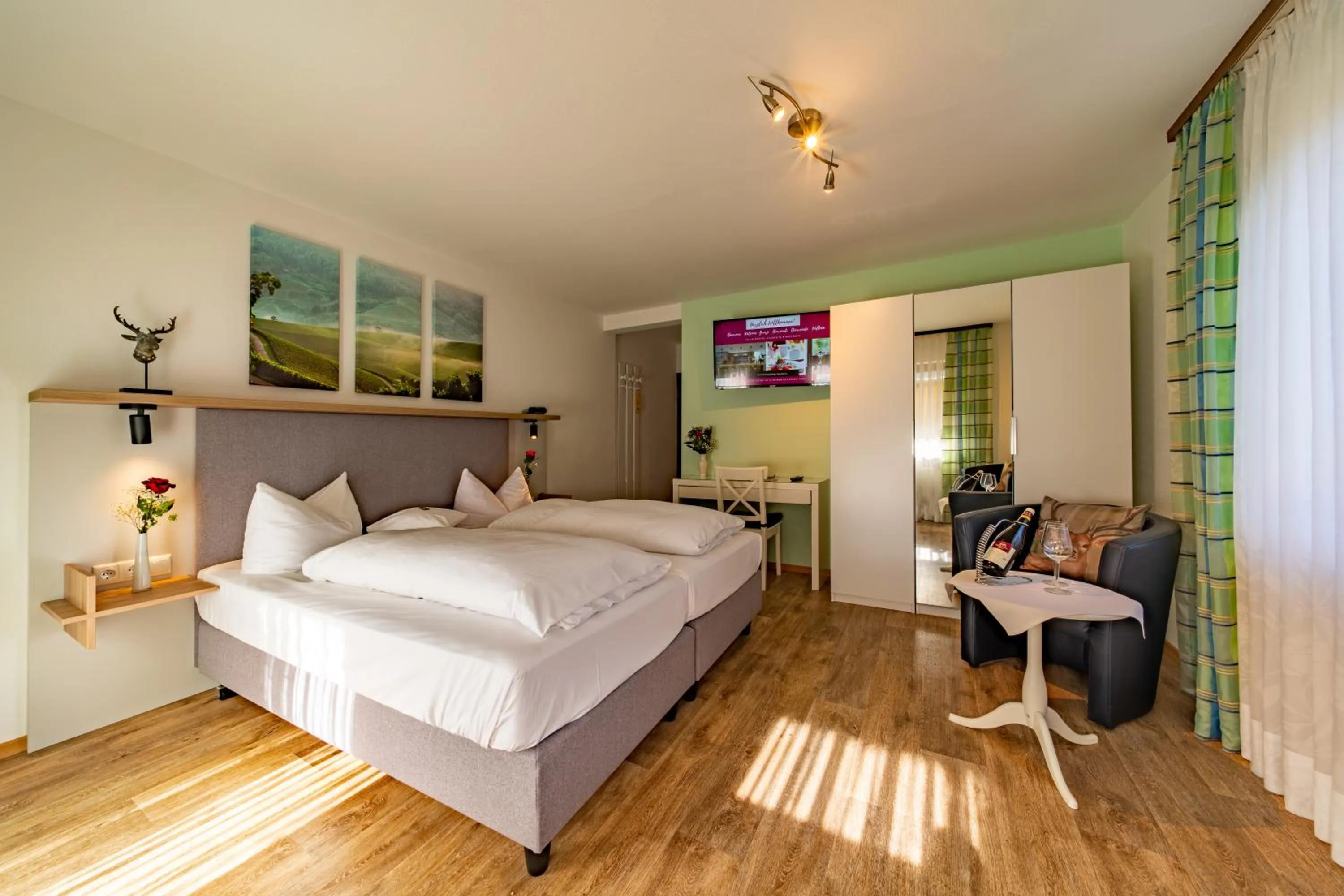 Bedroom, Bed in Landhotel Salmen