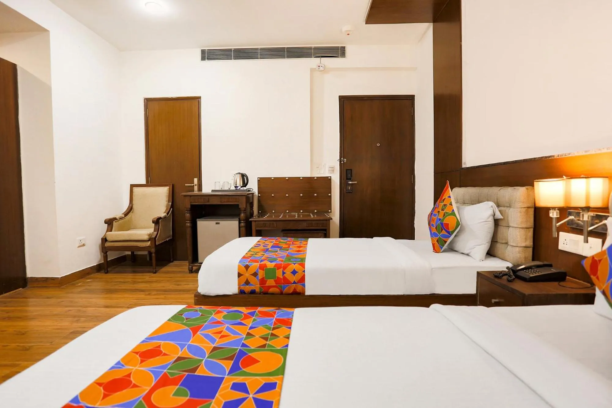 Bedroom, Bed in Via Heaven In