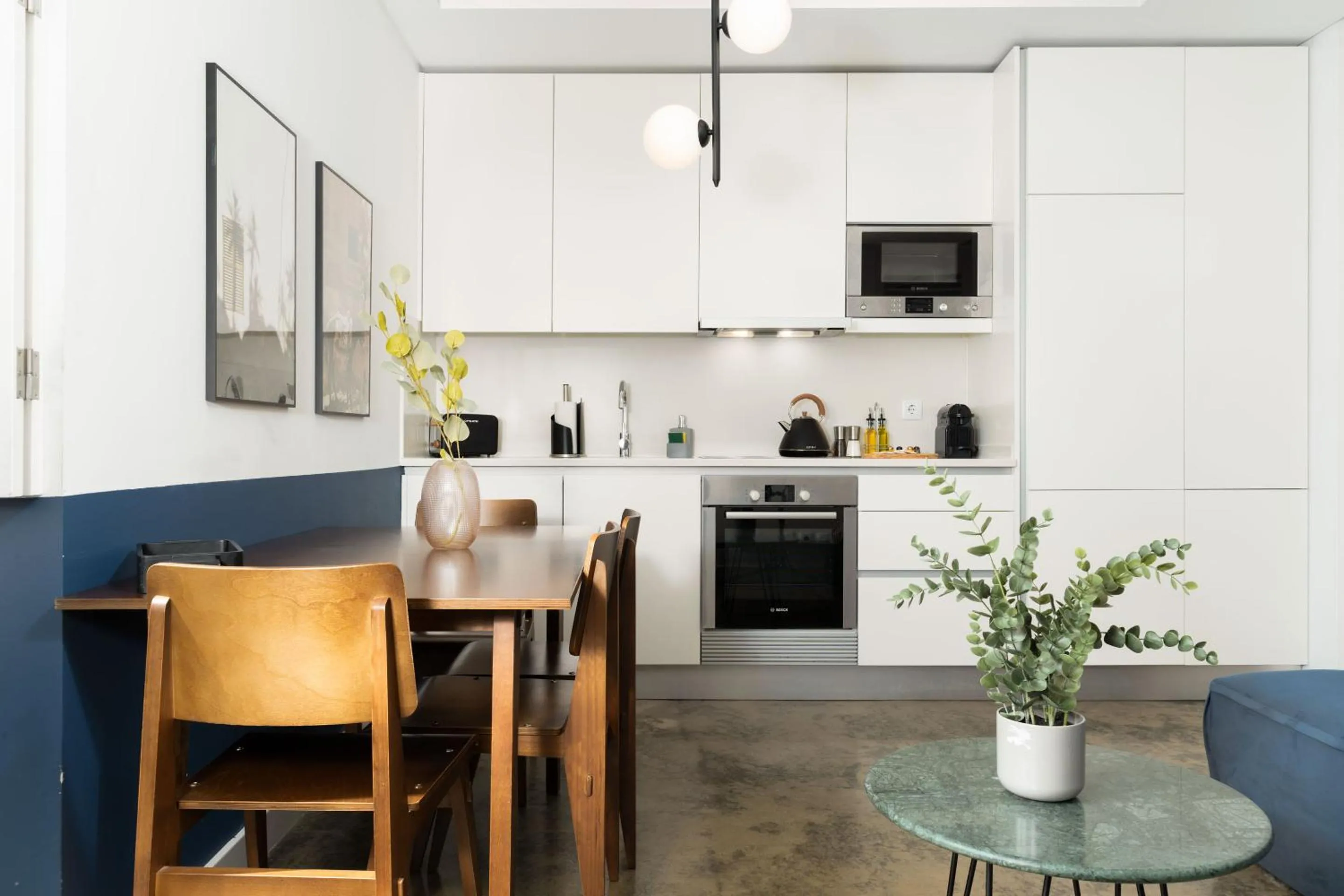 Kitchen or kitchenette in Limehome Lisbon Calçada do Cardeal